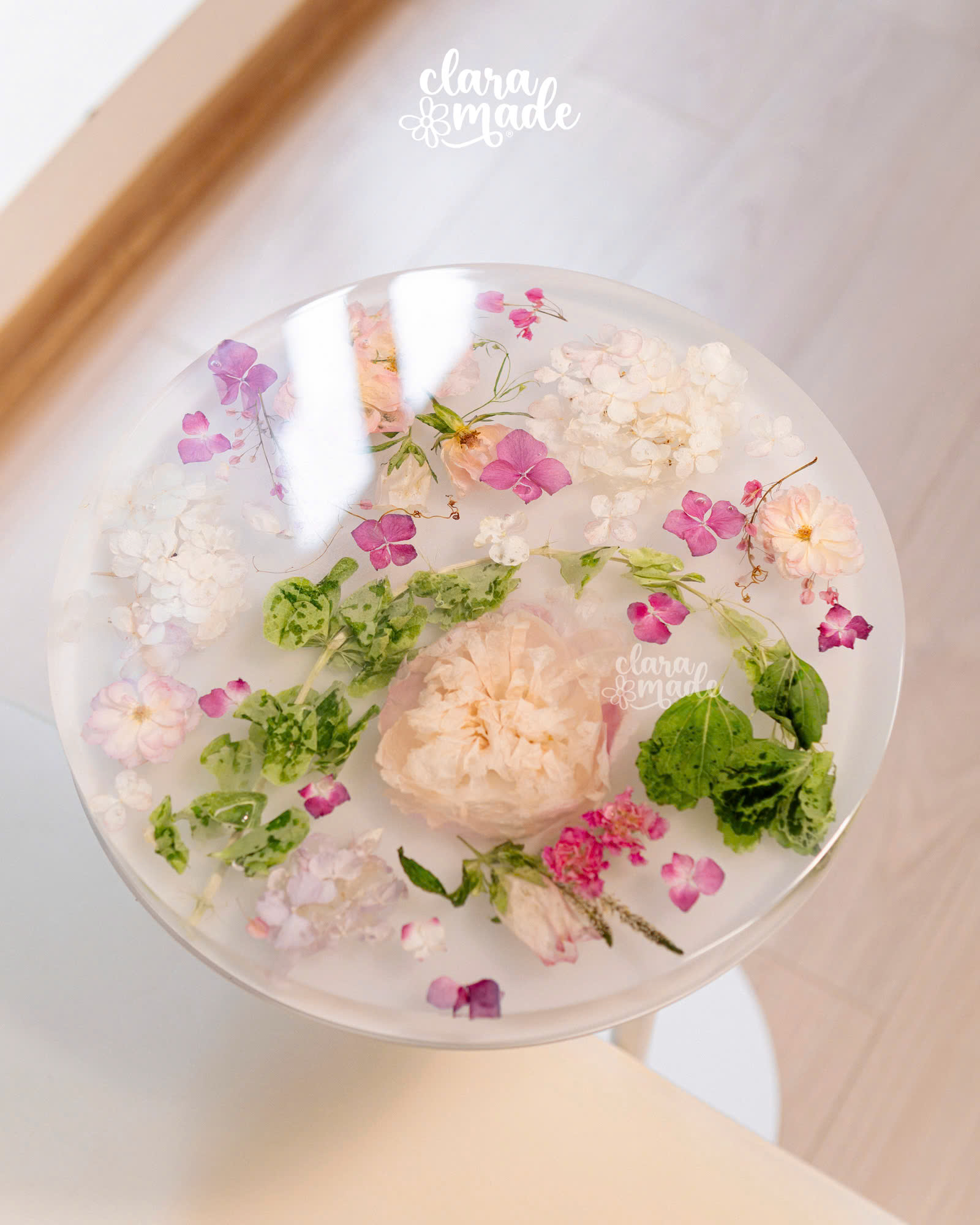 Mặt bàn hoa khô độc bản Bloomside D30 BSV1809B  by Claramade