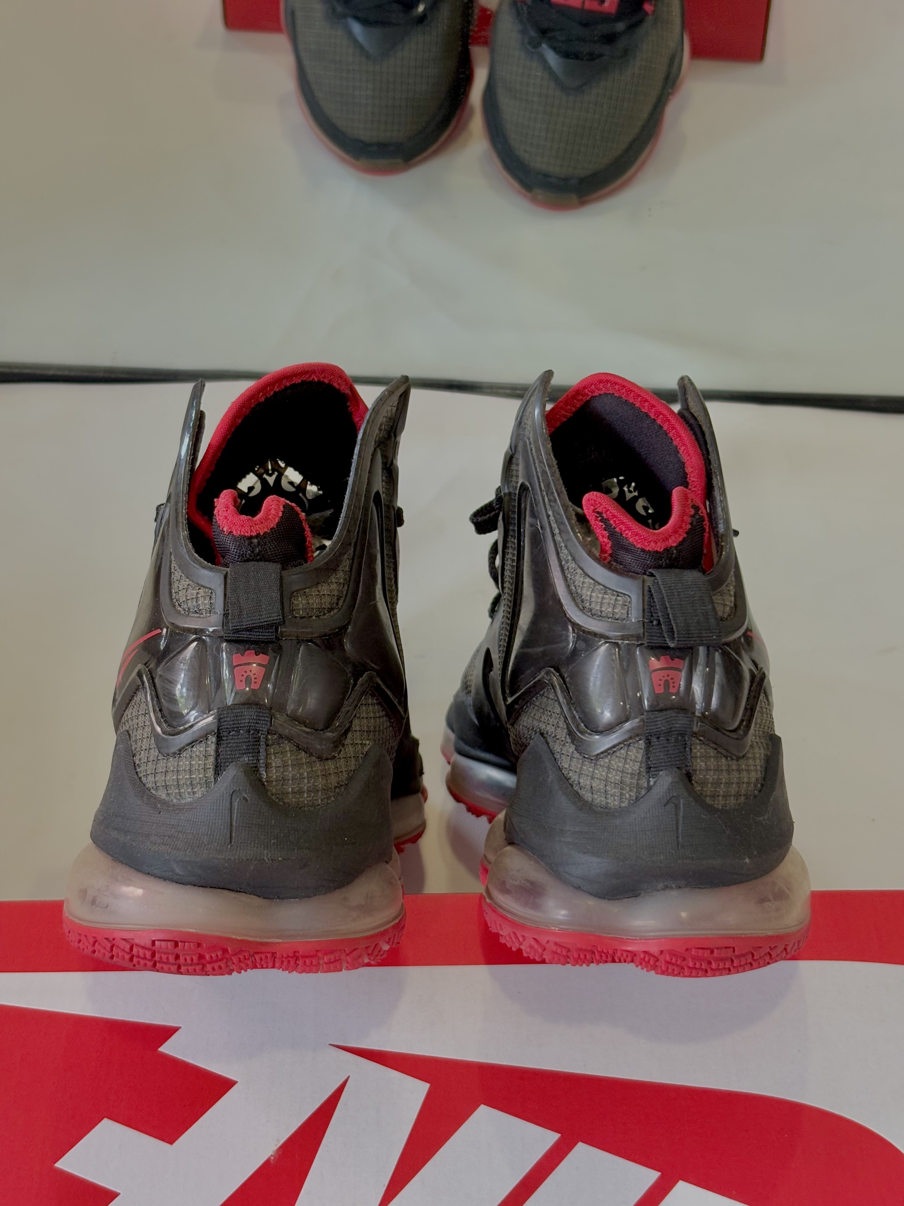 Nike LeBron 19 DC9338-001_thumbnail_7