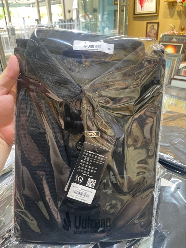 Áo thun đen Polo size XL Vucano