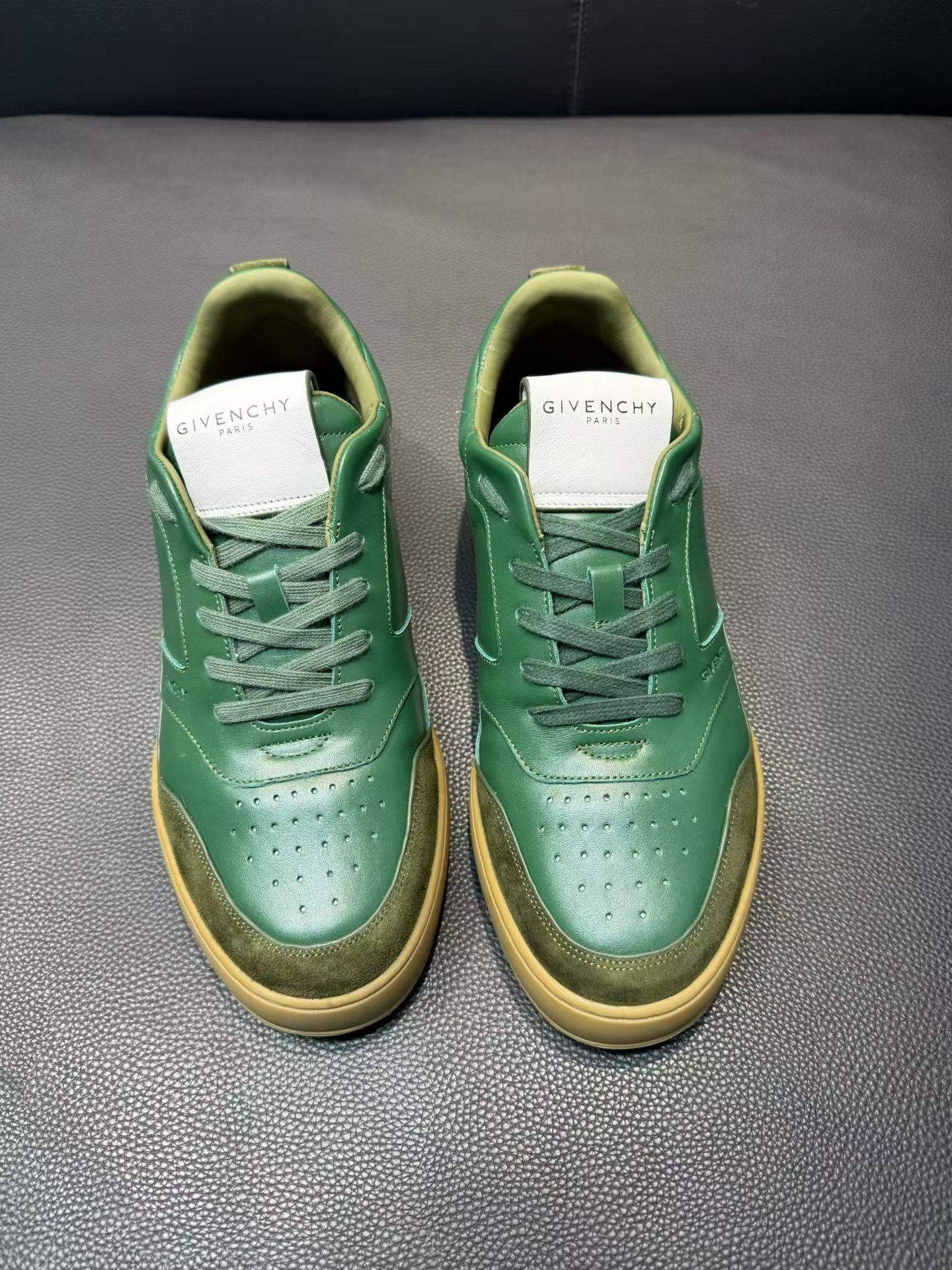 Giày Givency