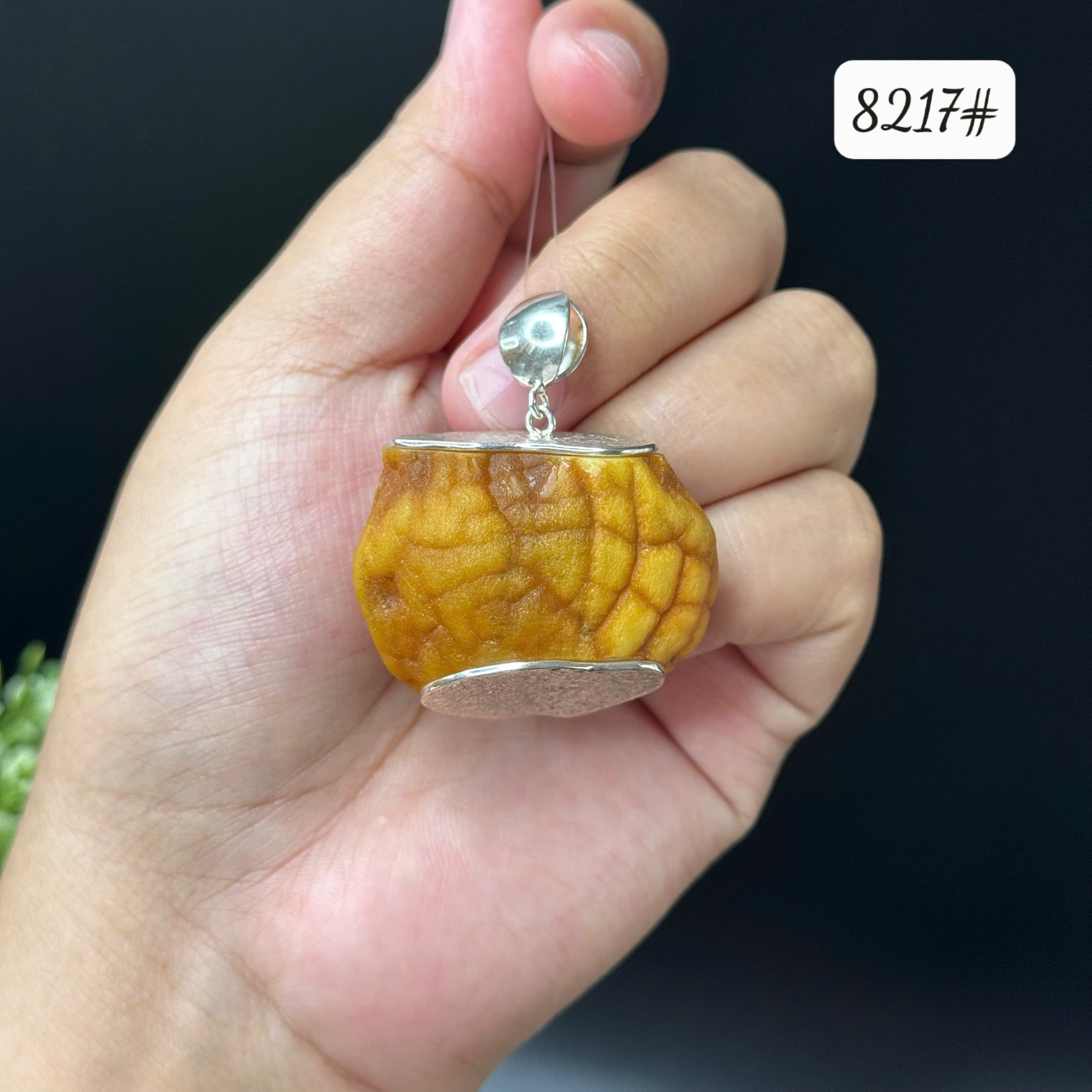 Mặt Dây Hổ Phách Vân Vải Khung Bạc - Mã 8217