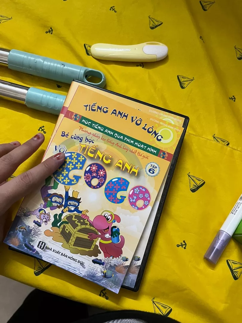Sản phẩm giao nhanh, sách cứng đẹp k hề dễ xé, rất hài lòng về sản phẩm và dịch vụ ship_0
