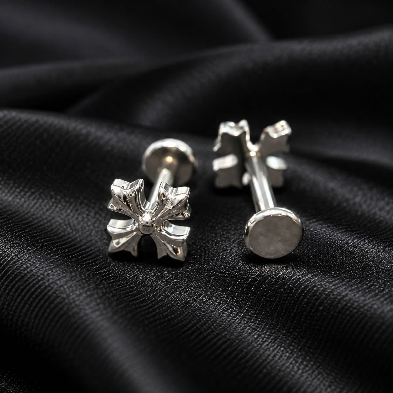 Khuyên kiểu titan chrom heart trơn 5mm