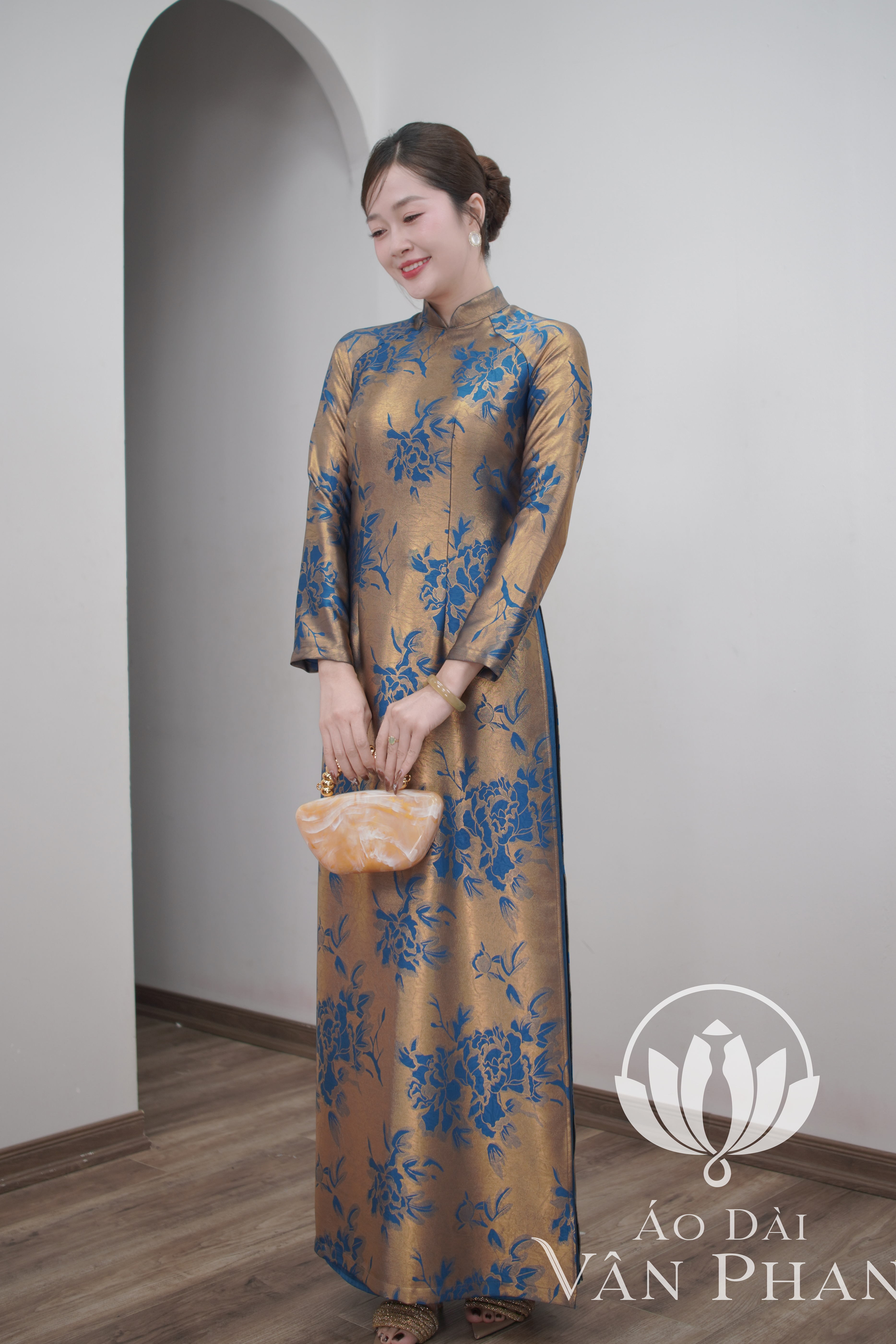 A3155 áo dài cổ 3p tay dài lụa dubai xanh cổ vịt ánh vàng_thumbnail_2