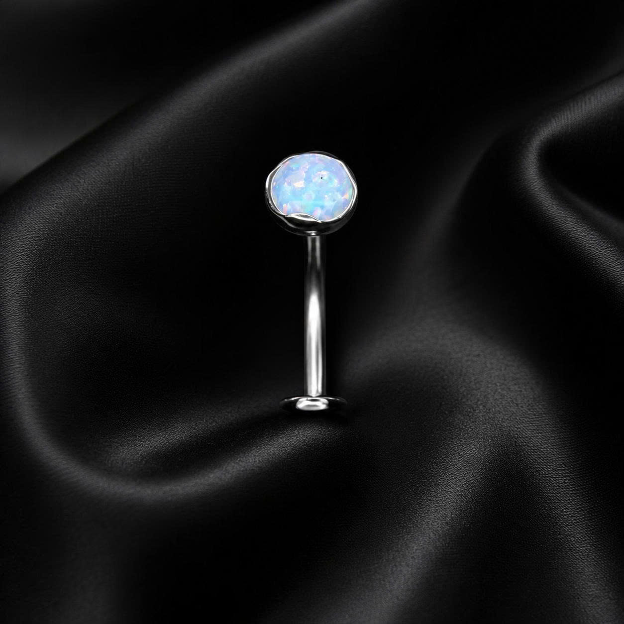 rốn titan đặc biệt đá opal trắng xanh