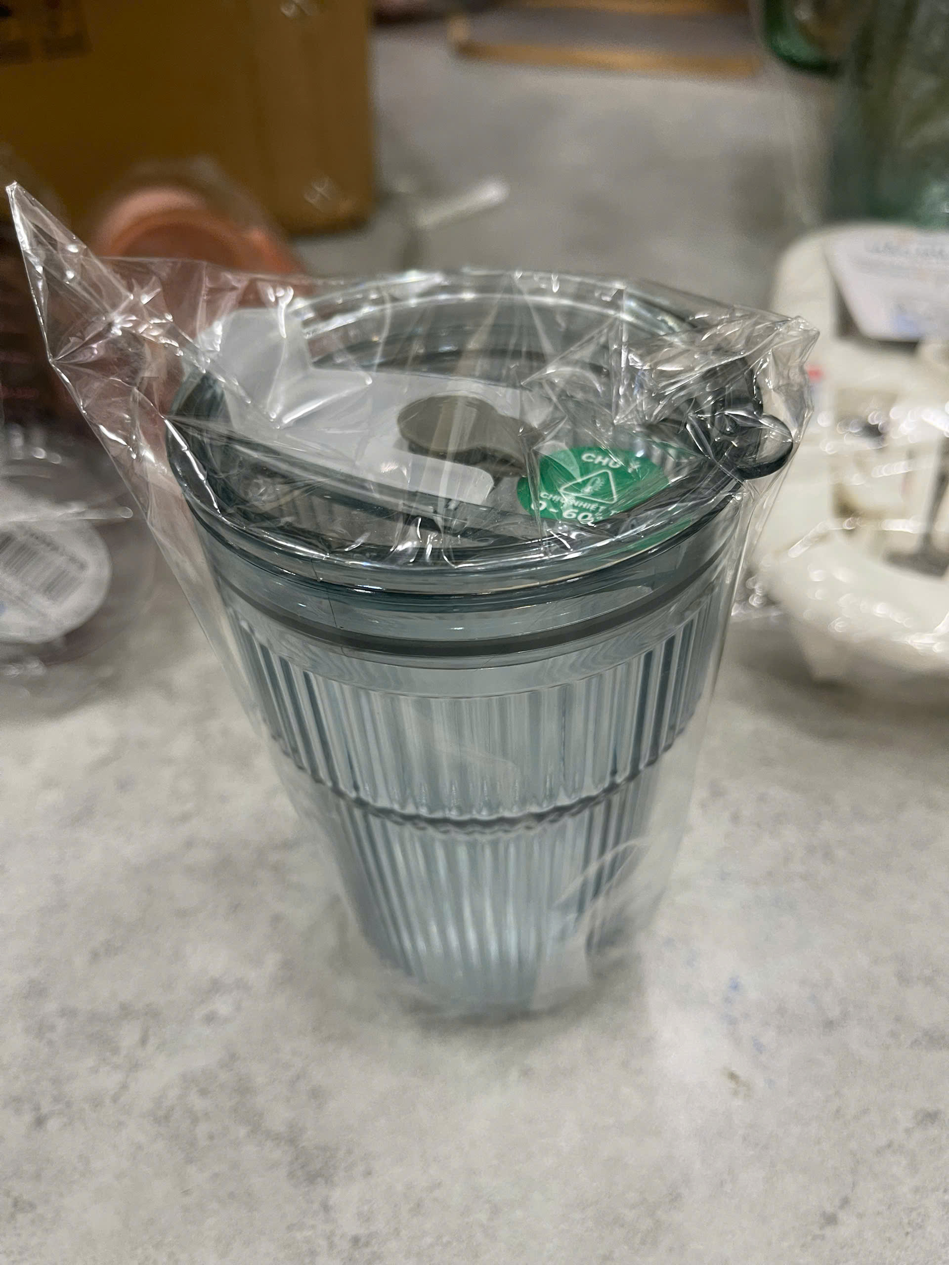 Ly nước tiện lợi có nắp 490ml Việt Nhật