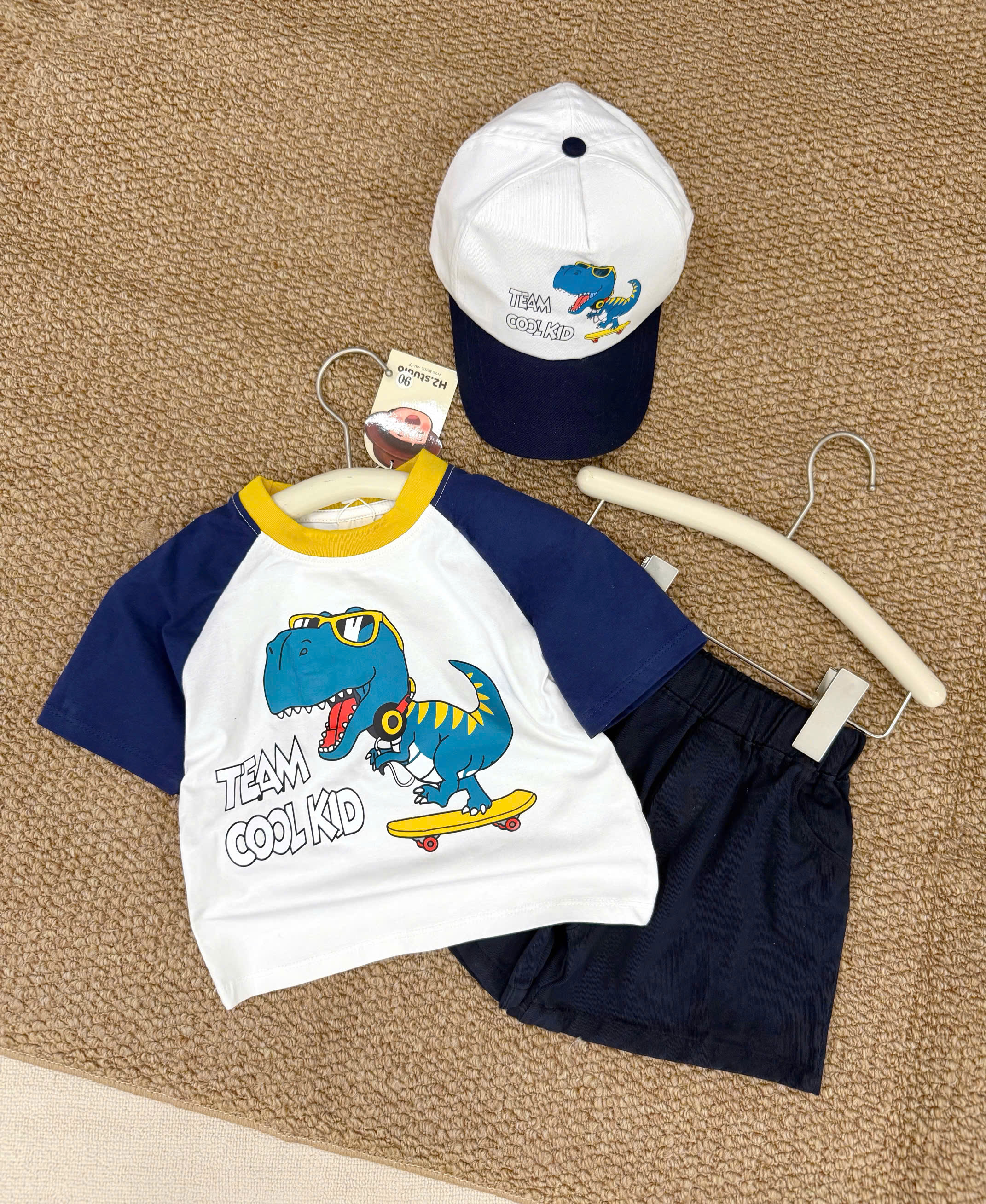 D09 BỘ CỘC KHỦNG LONG TEAM COOL KID KÈM MŨ- A117.1844
