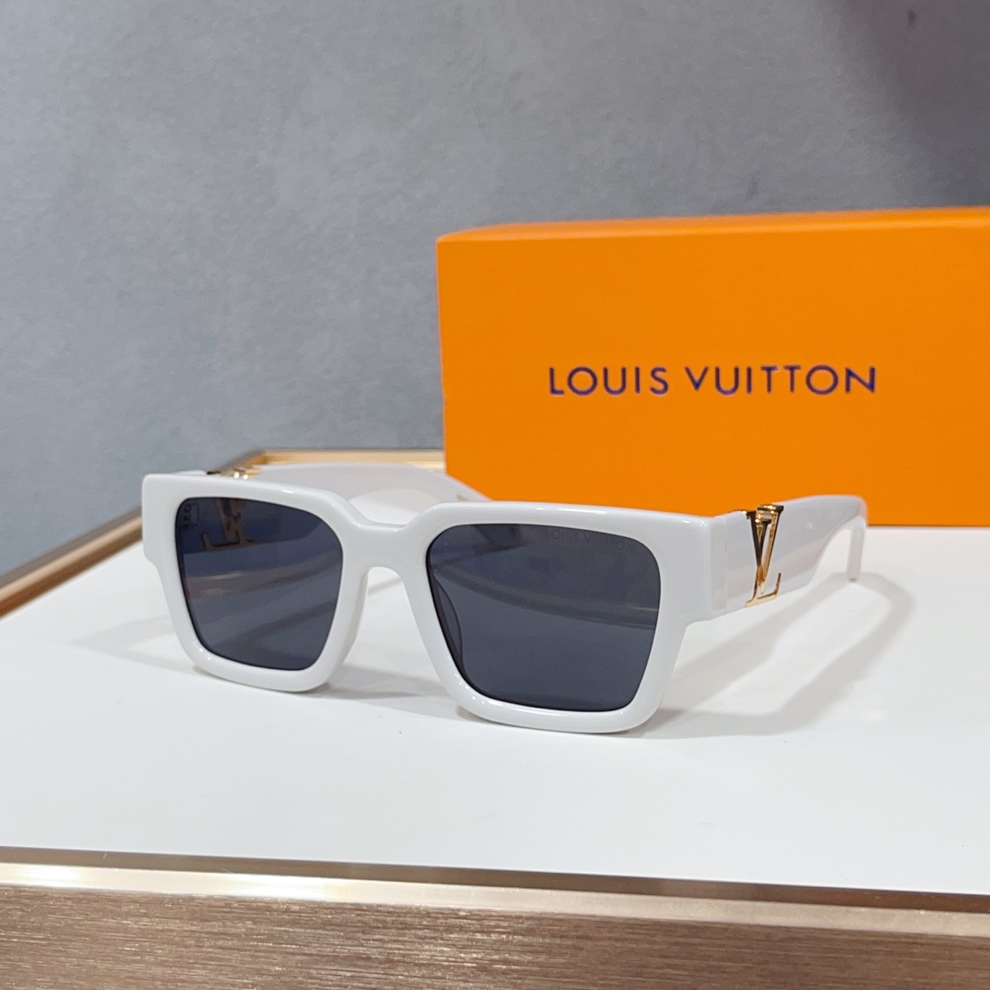 Kính LV_thumbnail_3