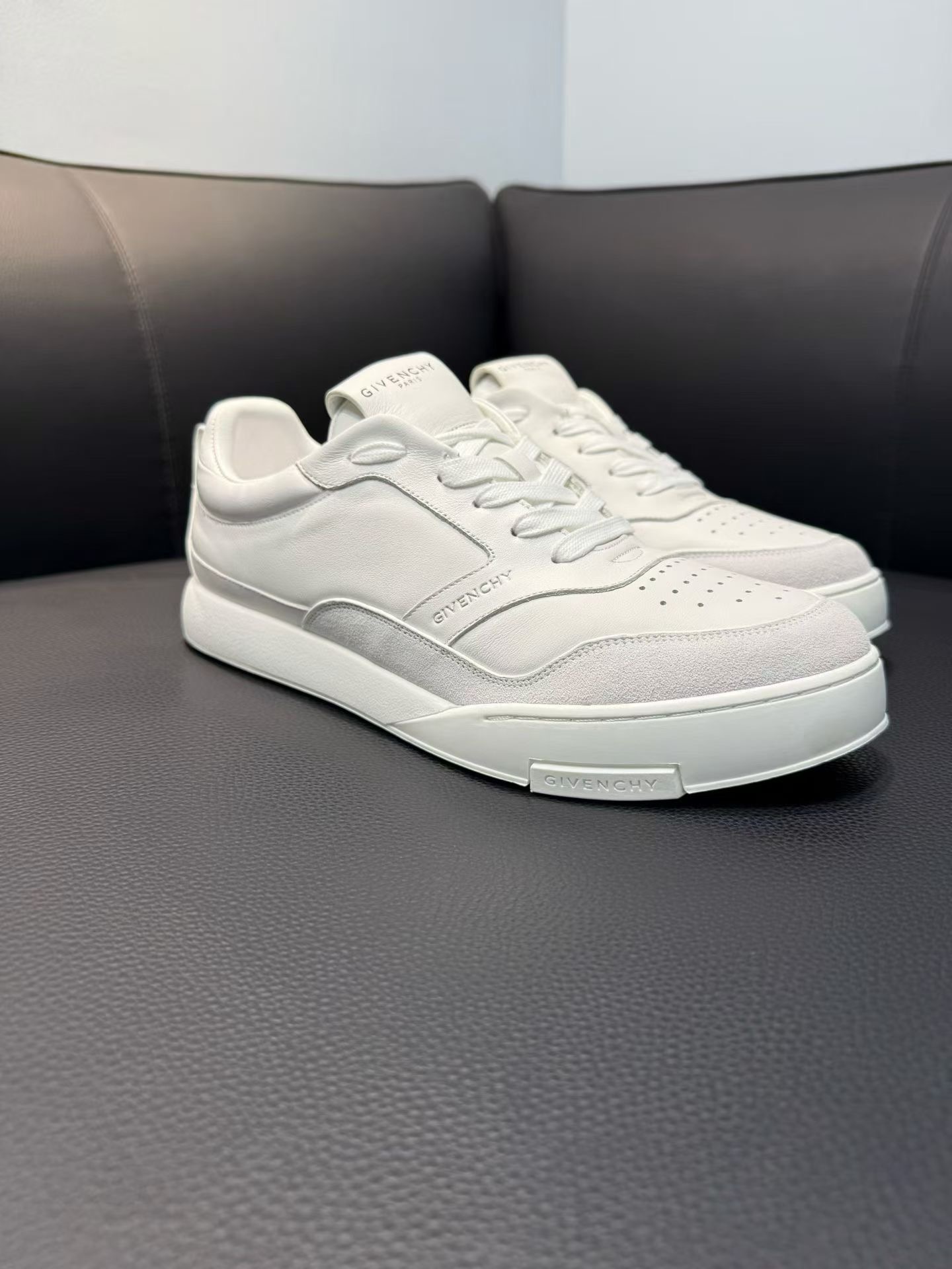Giày Givency