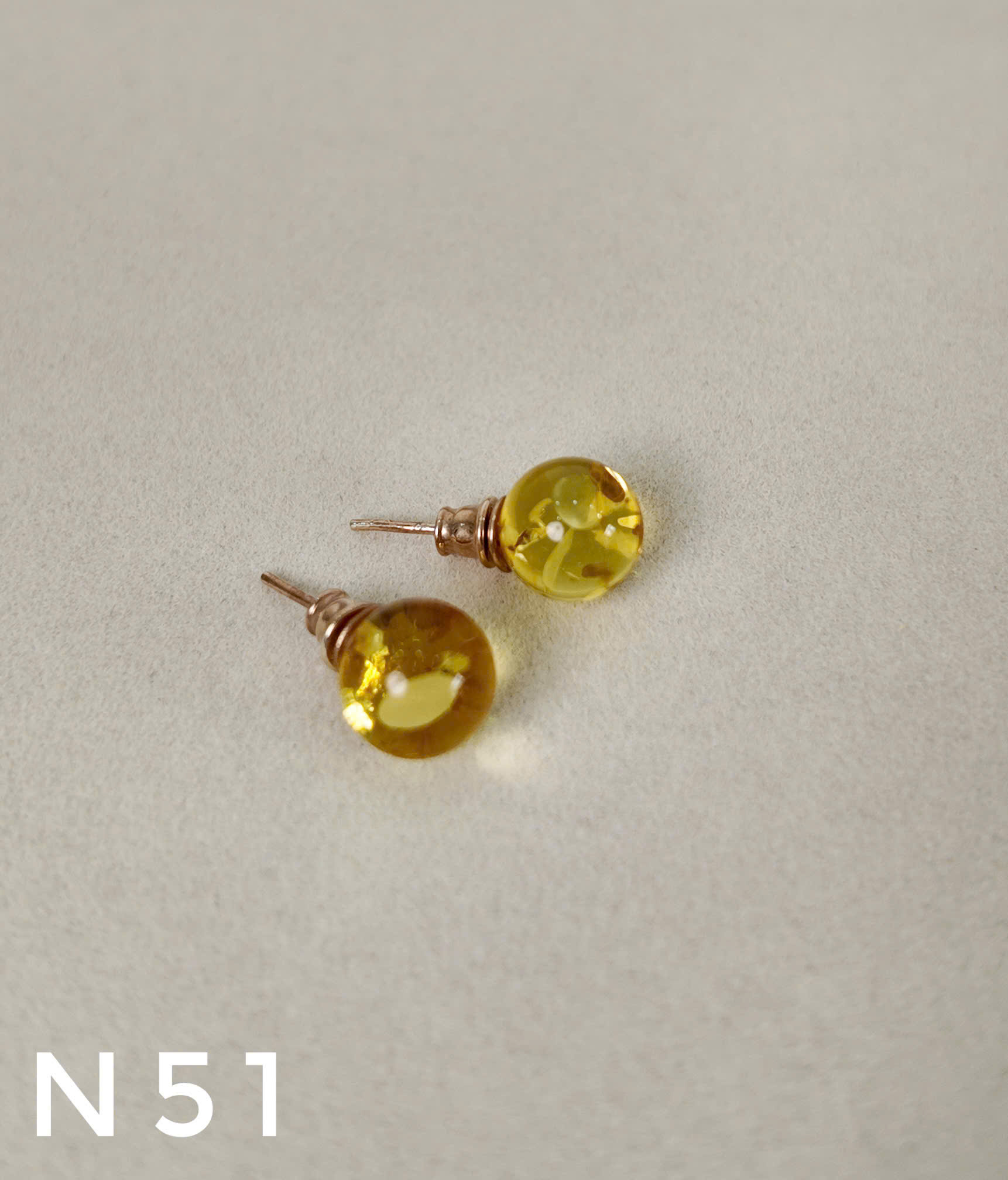Bông Tai Hổ Phách Nở Hoa Chốt Bạc – N51