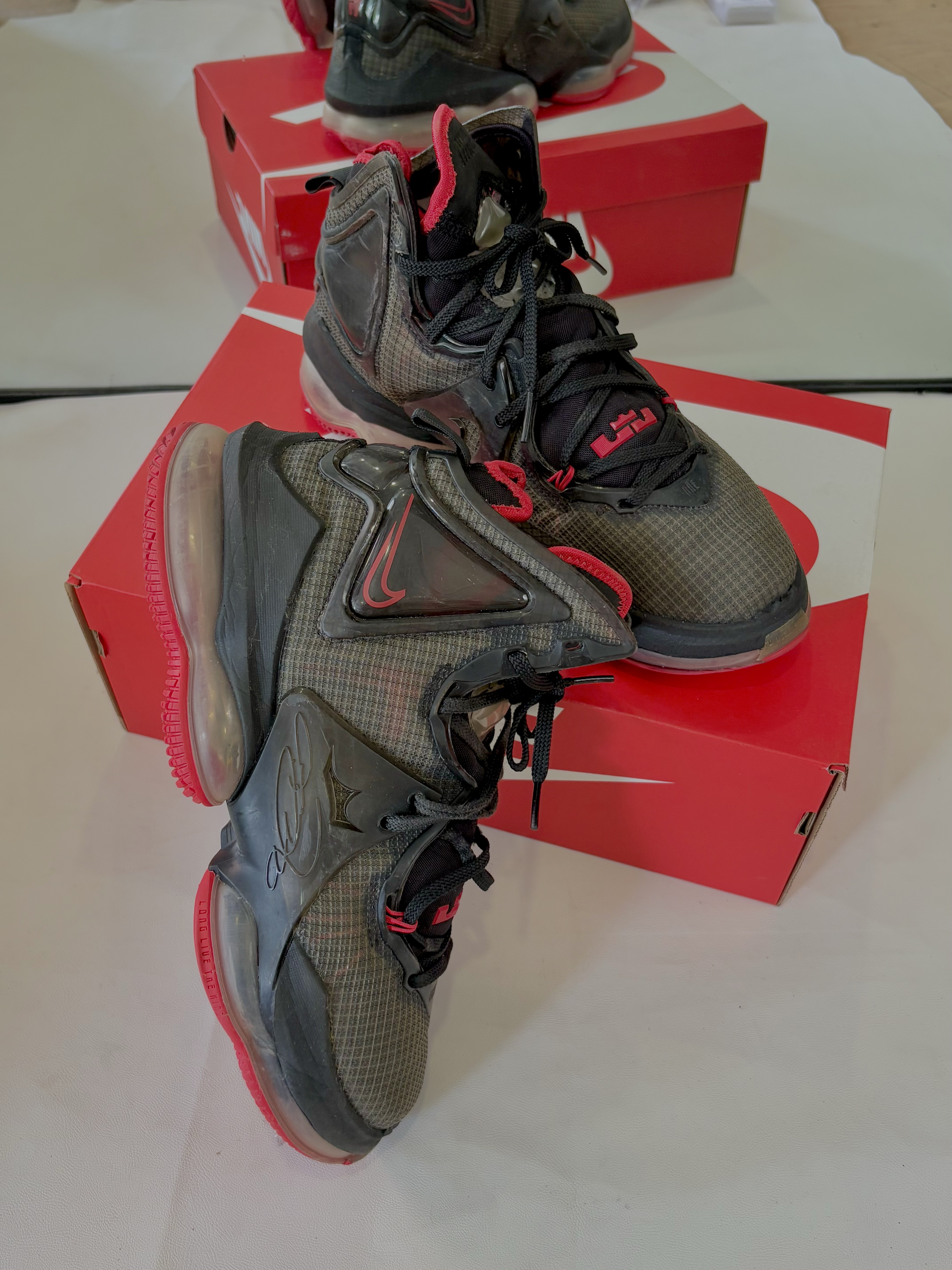 Nike LeBron 19 DC9338-001_thumbnail_6