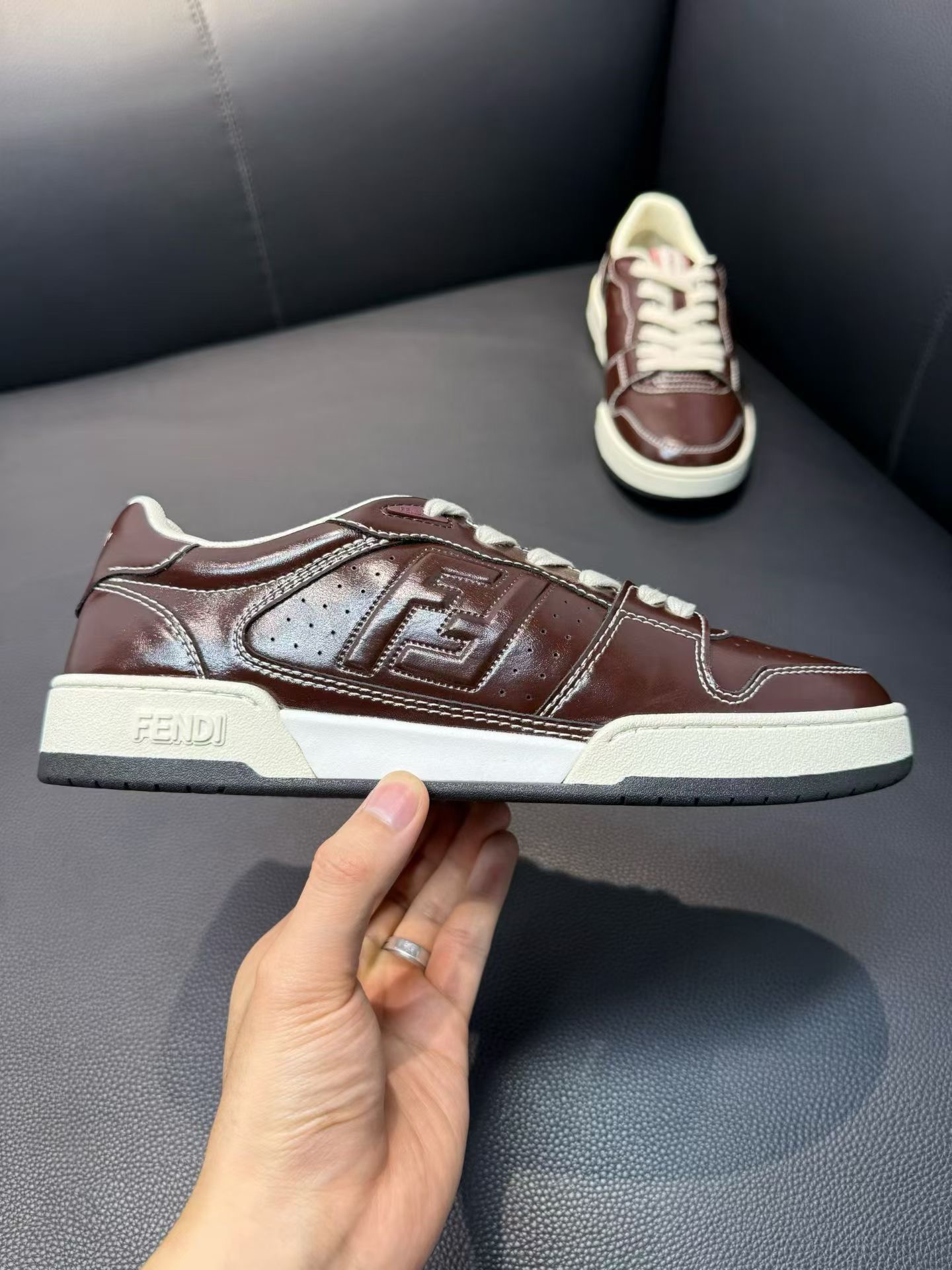 Giày Fendi