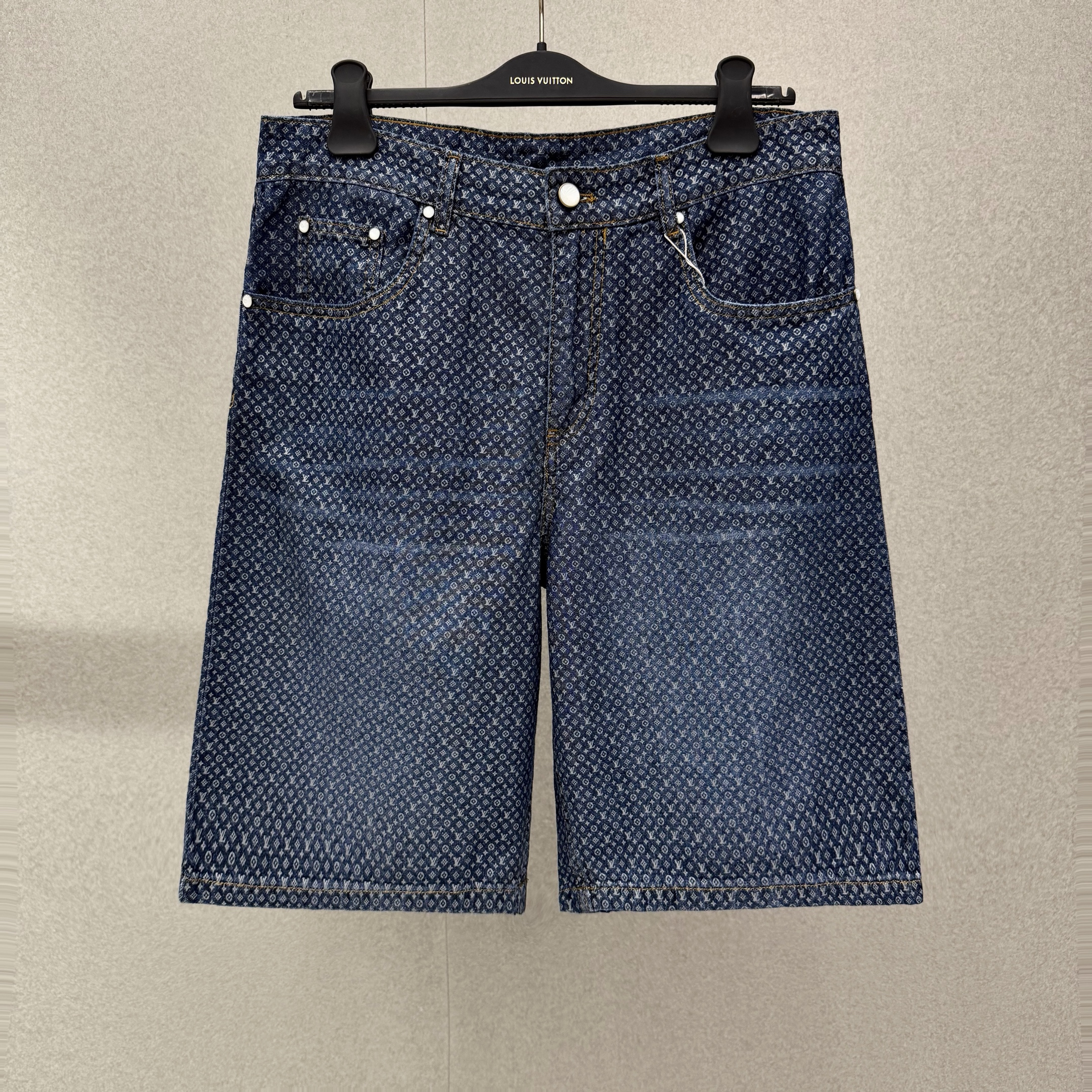 Quần Short LV 