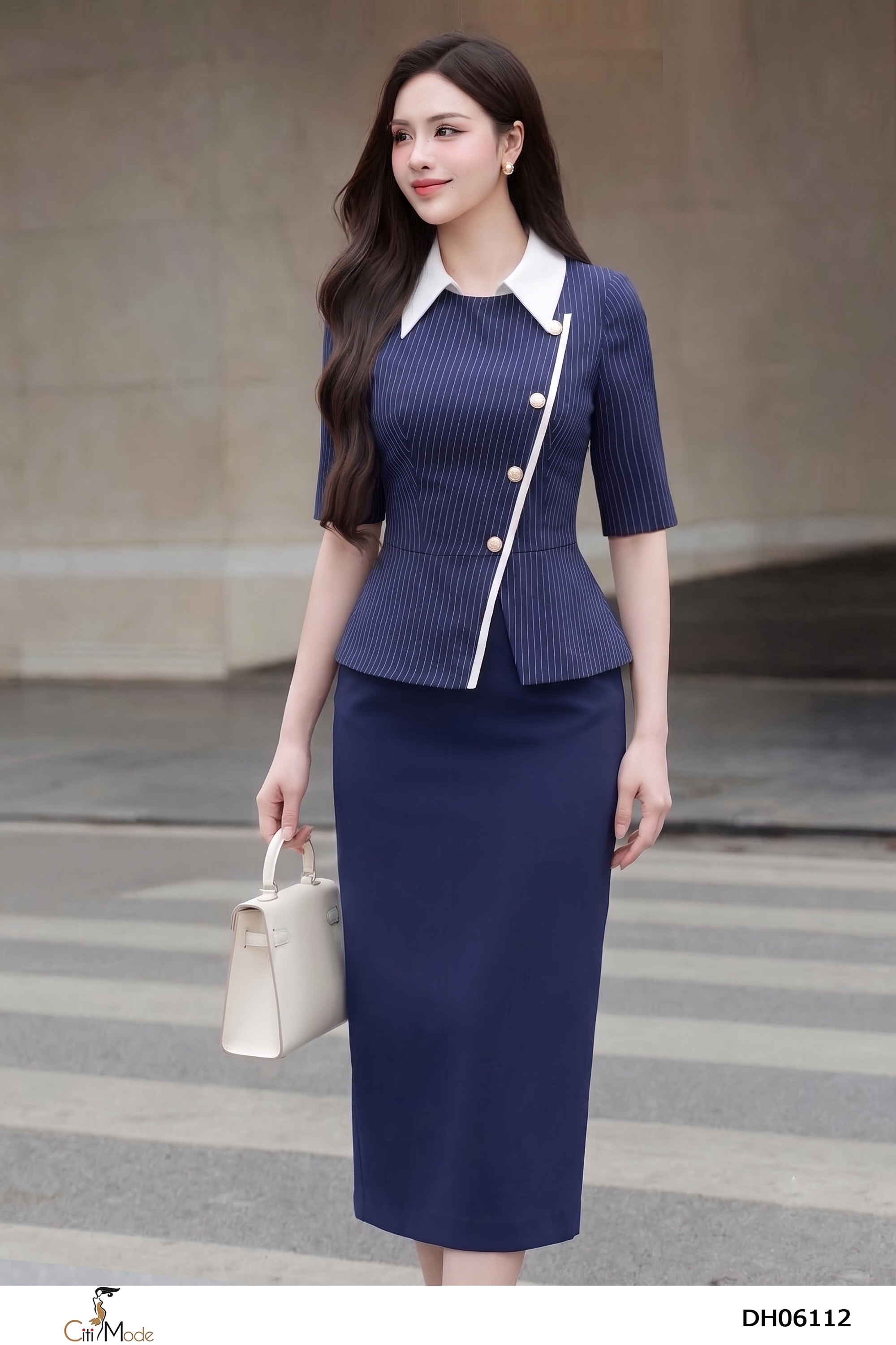 Đầm ôm xanh đen phối kẻ tím than cổ đức trắng tay lỡ_thumbnail_3