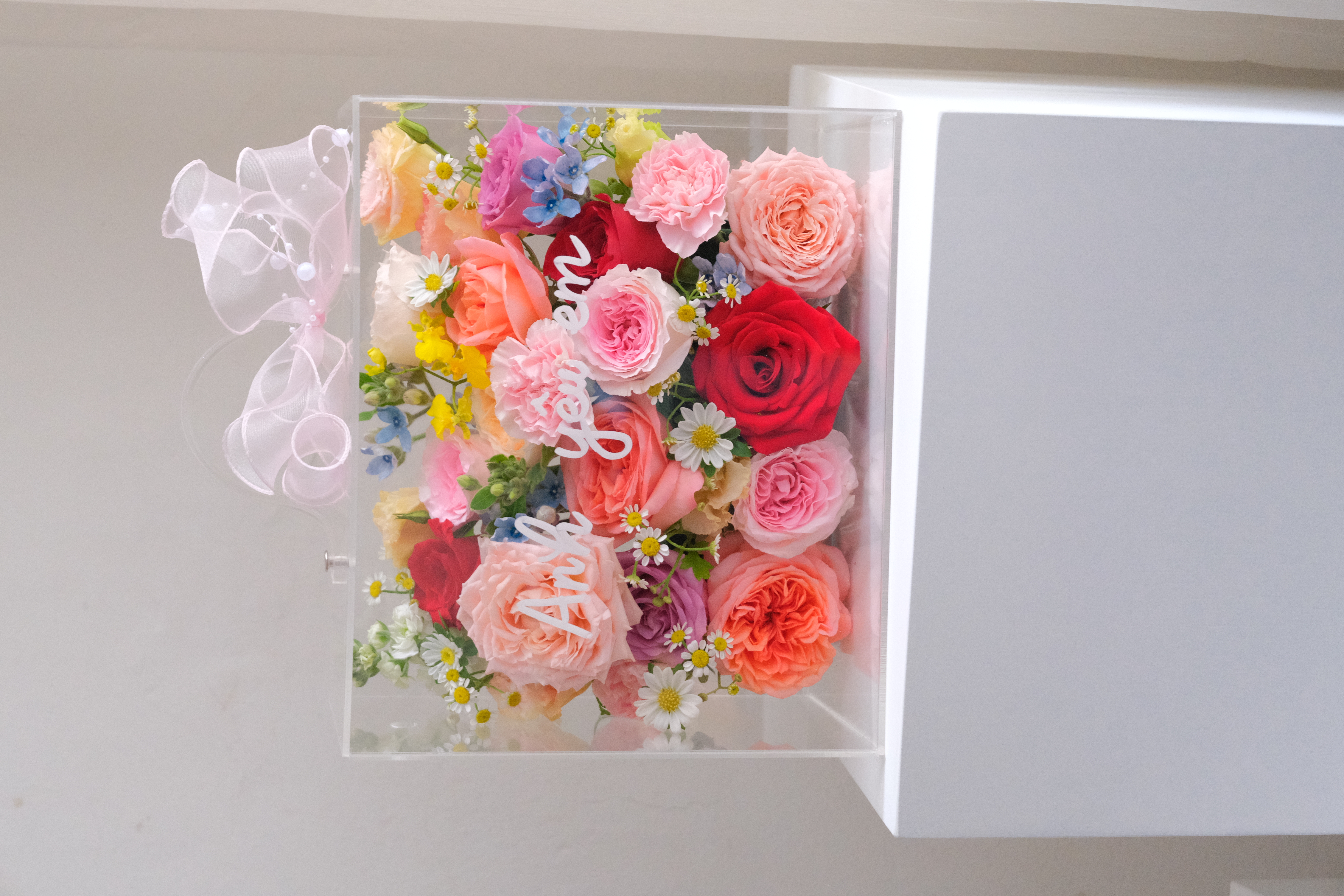 Hộp hoa Mica - Rainbow - Size S - 22x27cm