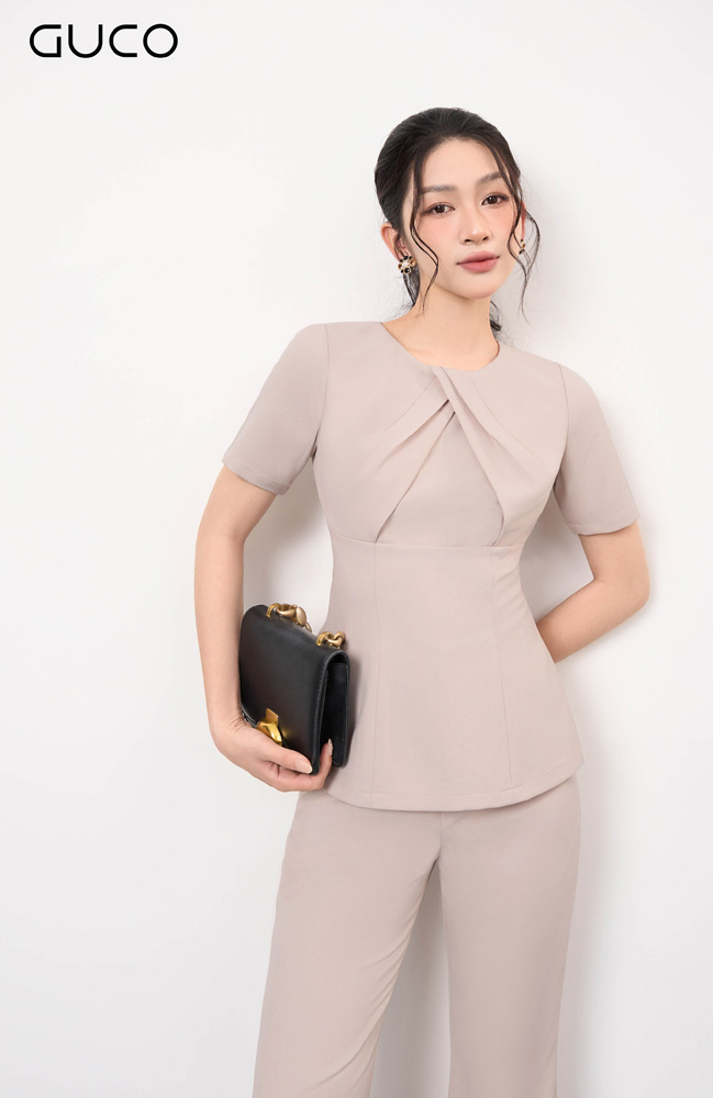 ÁO KIỂU XẾP LY CÁCH ĐIỆU - KEM