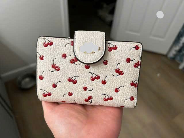 Ví cầm Tay Nữ ngắn Cherry
