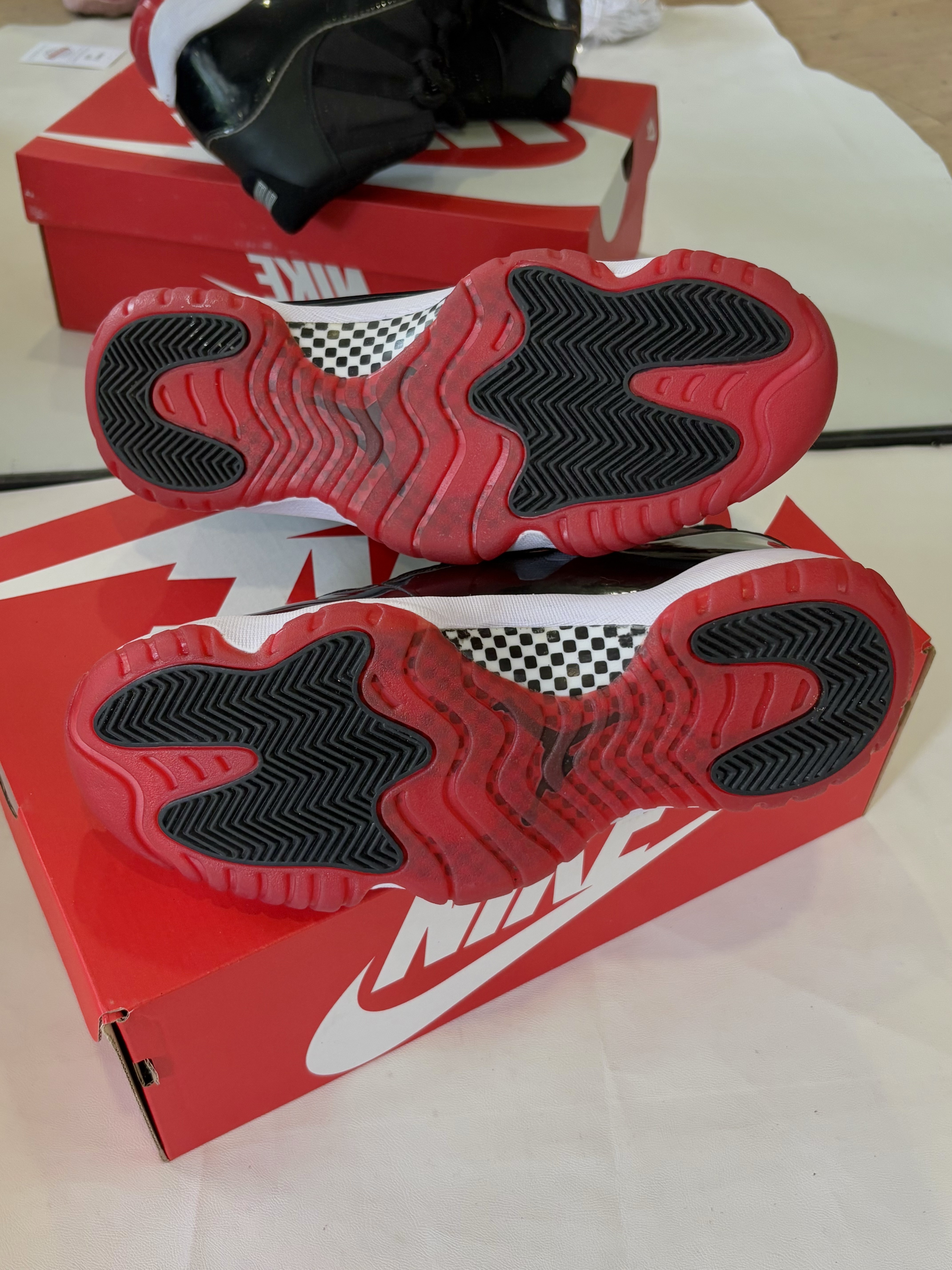 Nike Air Jordan 11 Retro Bred 378037-061_thumbnail_6