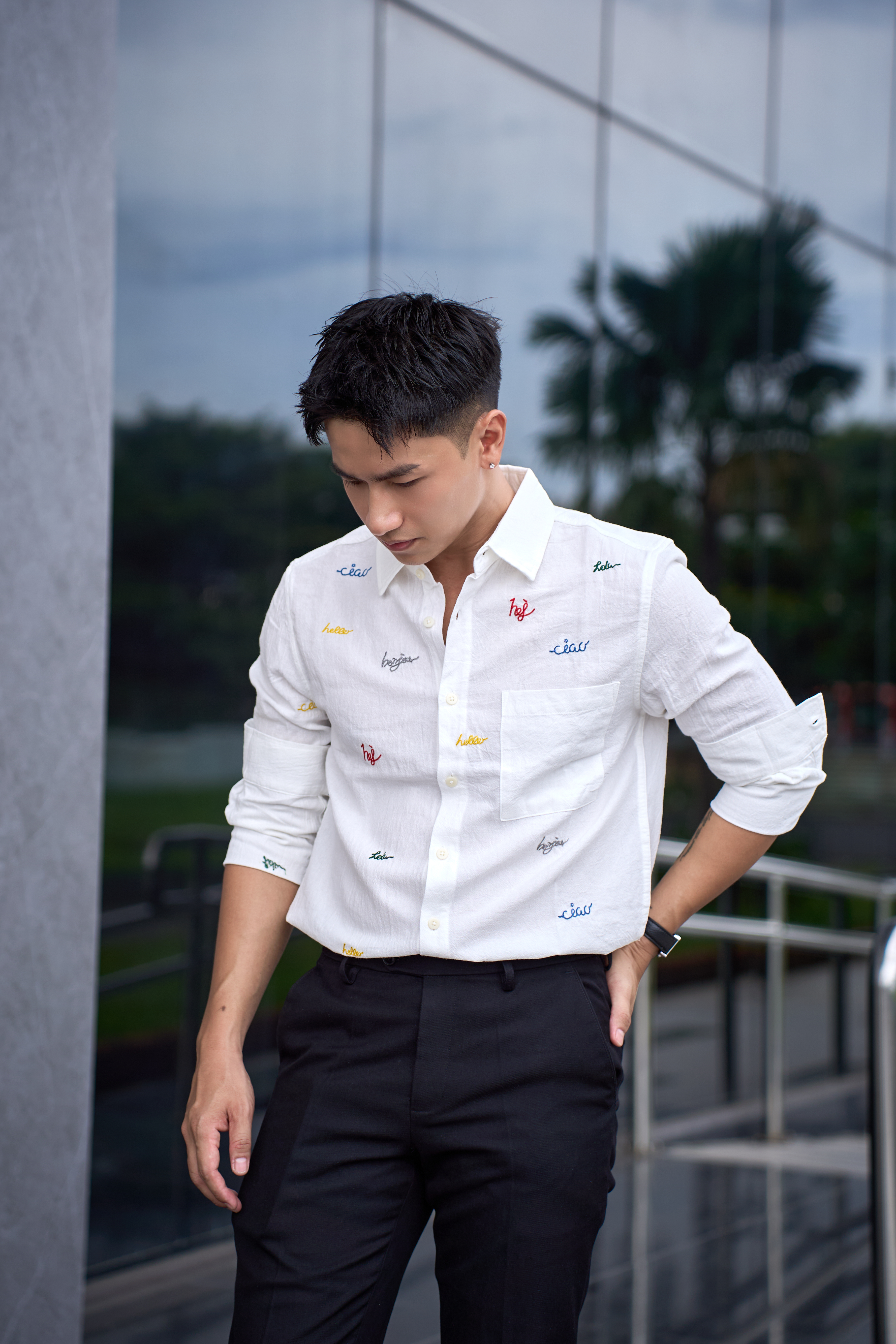 SA127 - Áo sơ mi nam dài tay cotton 100% phong cách Nhật Bản, form rộng, thêu chữ nghệ thuật, màu Trắng/Xanh Dương_thumbnail_2