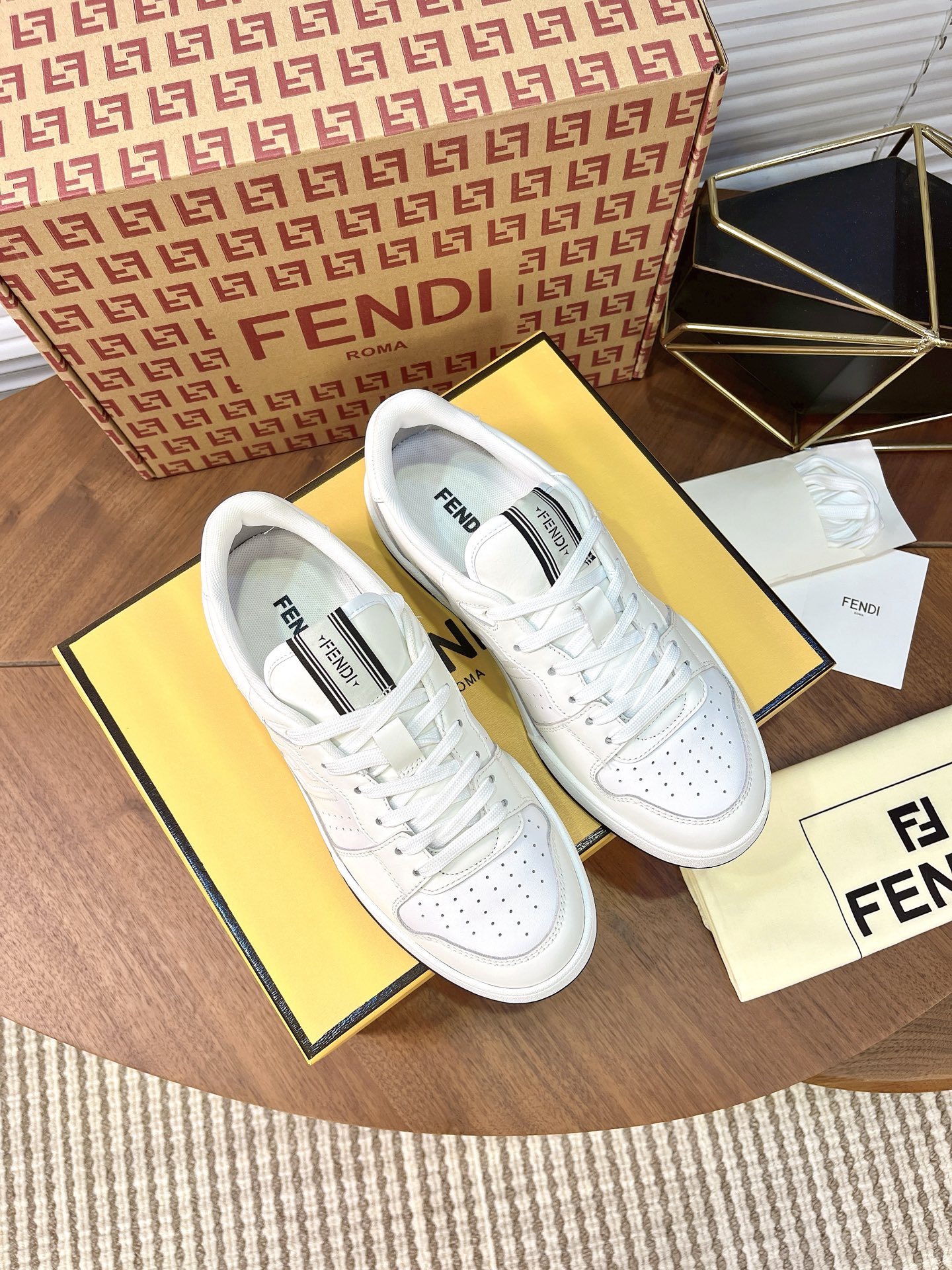 Giày Fendi