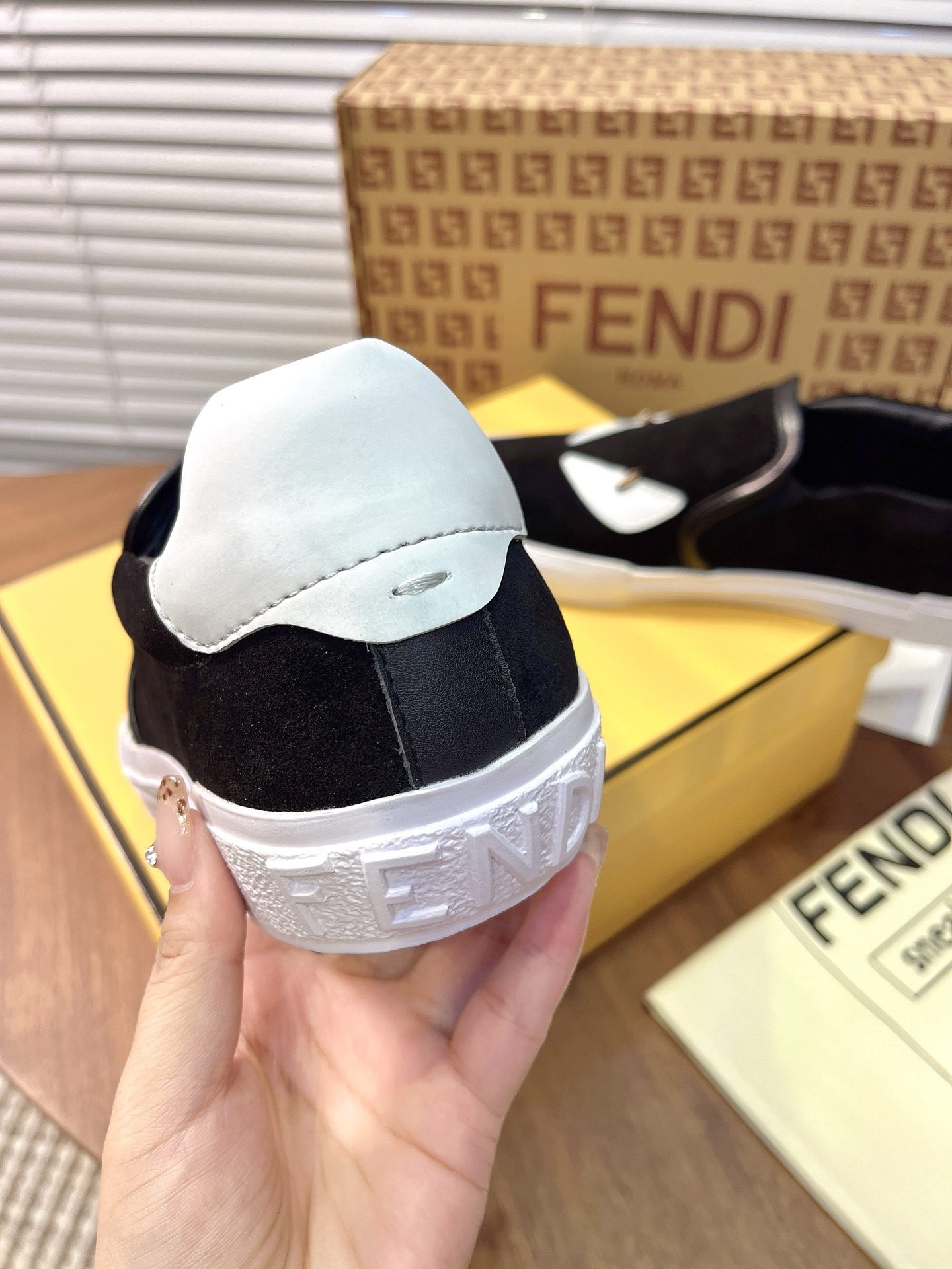 Giày Slipon Fendi_thumbnail_2