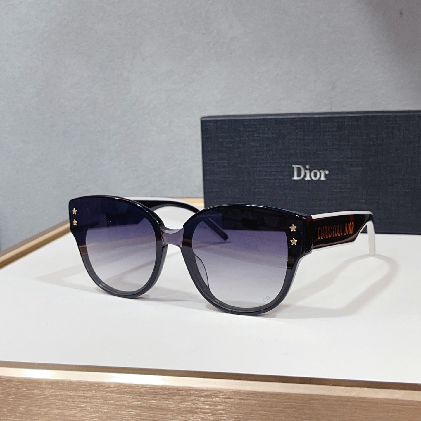 Kính dior_thumbnail_2