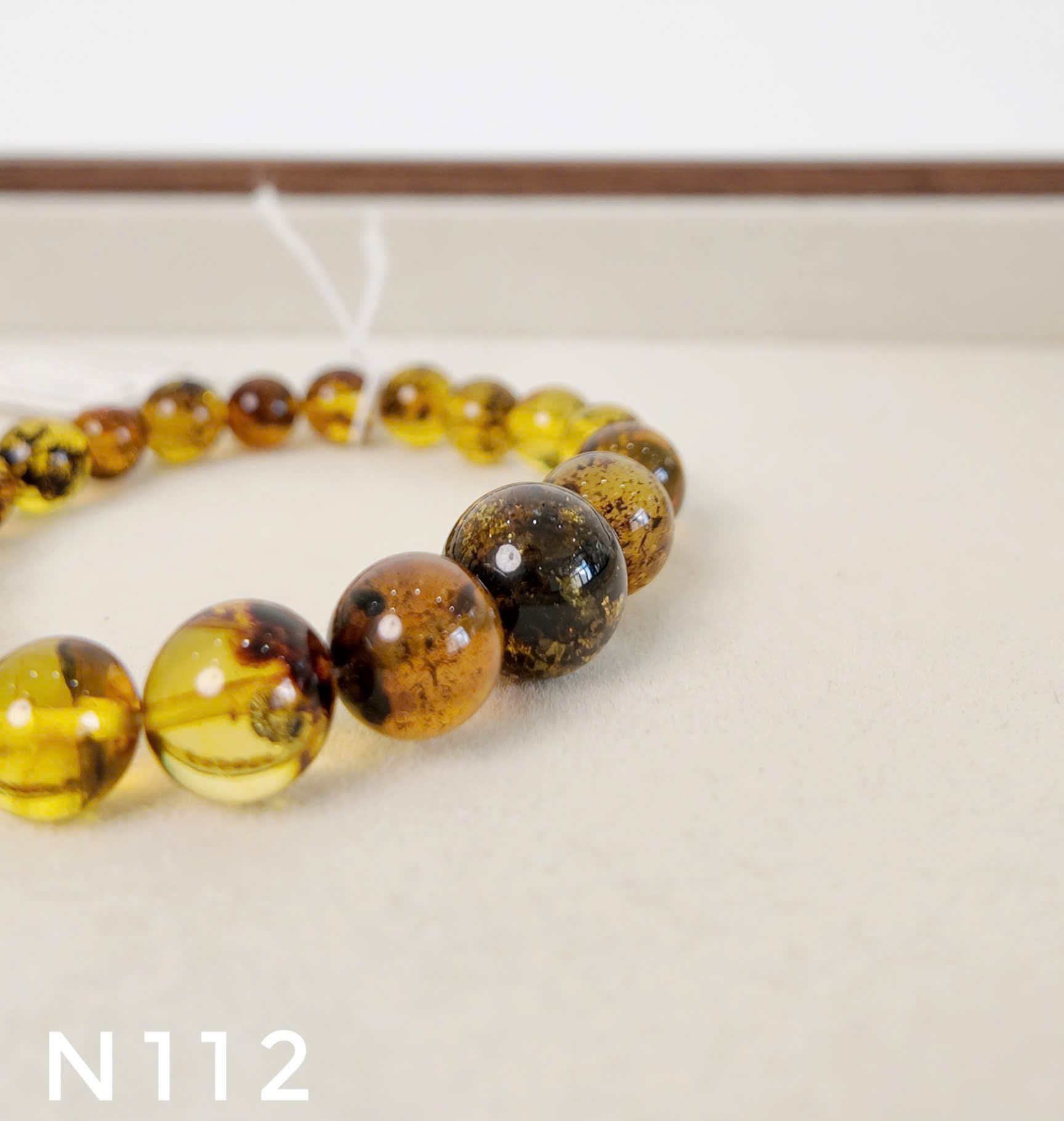 Vòng Tay Hổ Phách Rêu Đầm Lầy Đa Sắc Dáng Đuổi – N112_thumbnail_3