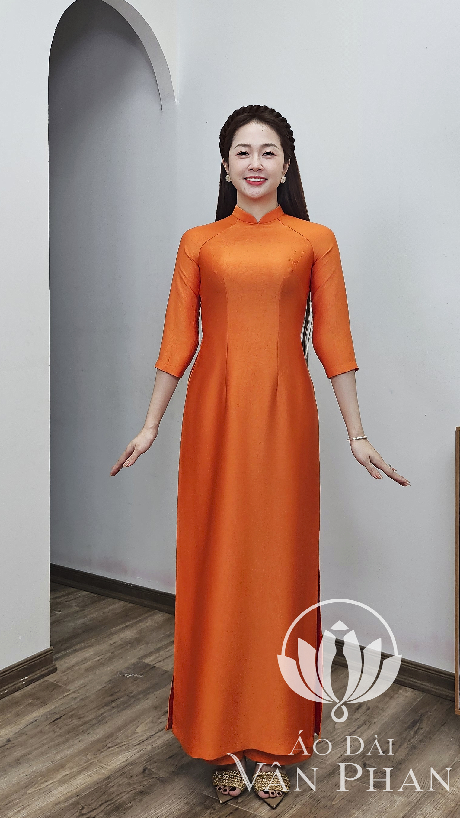 A3223CC áo dài cổ 2p tay lỡ lụa dubai màu cam_thumbnail_2