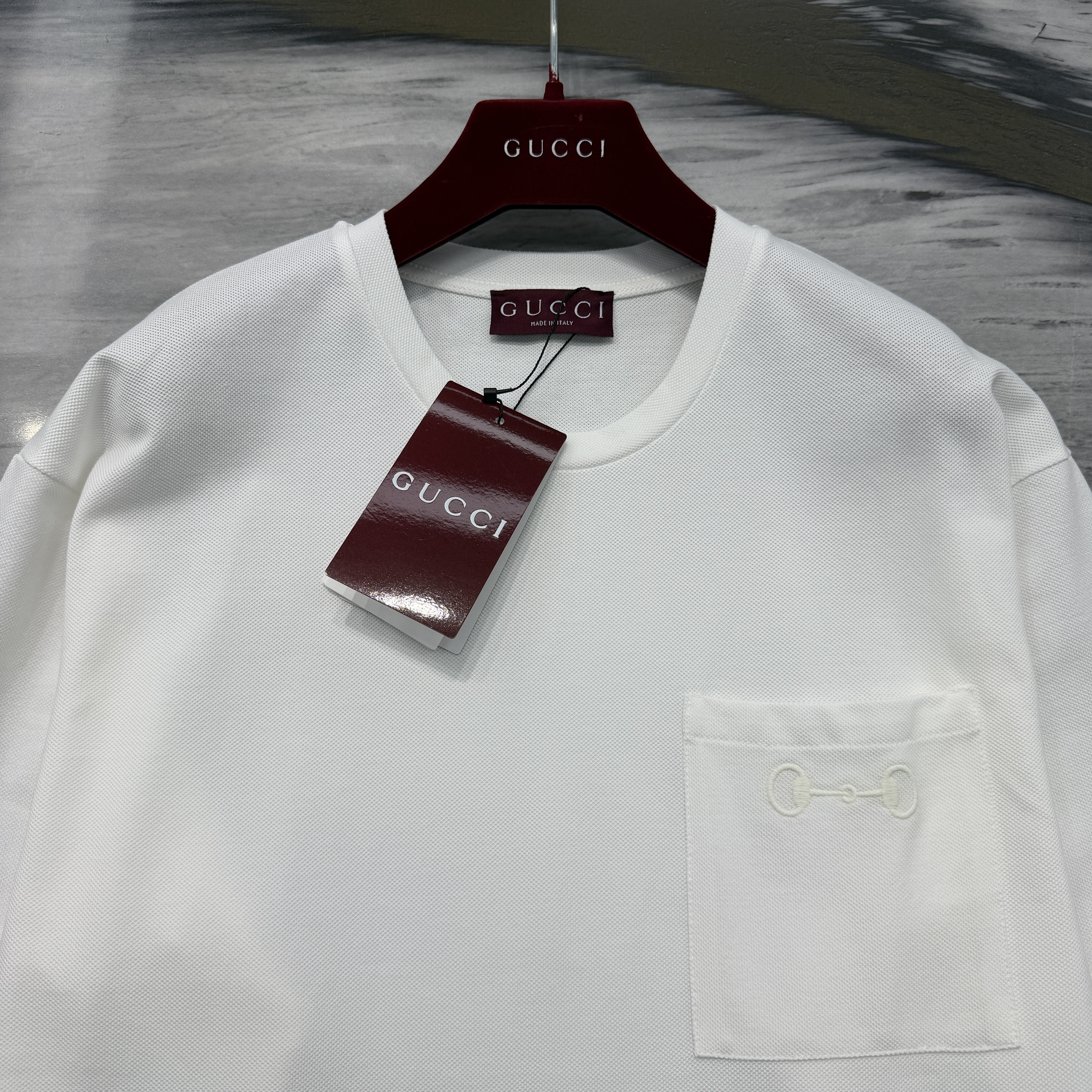 Phông Gucci_thumbnail_2