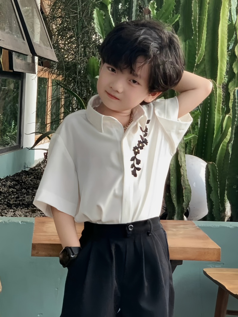 Sơ Mi Lụa Kem Hoa Đen Và Quần Suông Đen Cho Bé Trai,, Bé Gái_thumbnail_2