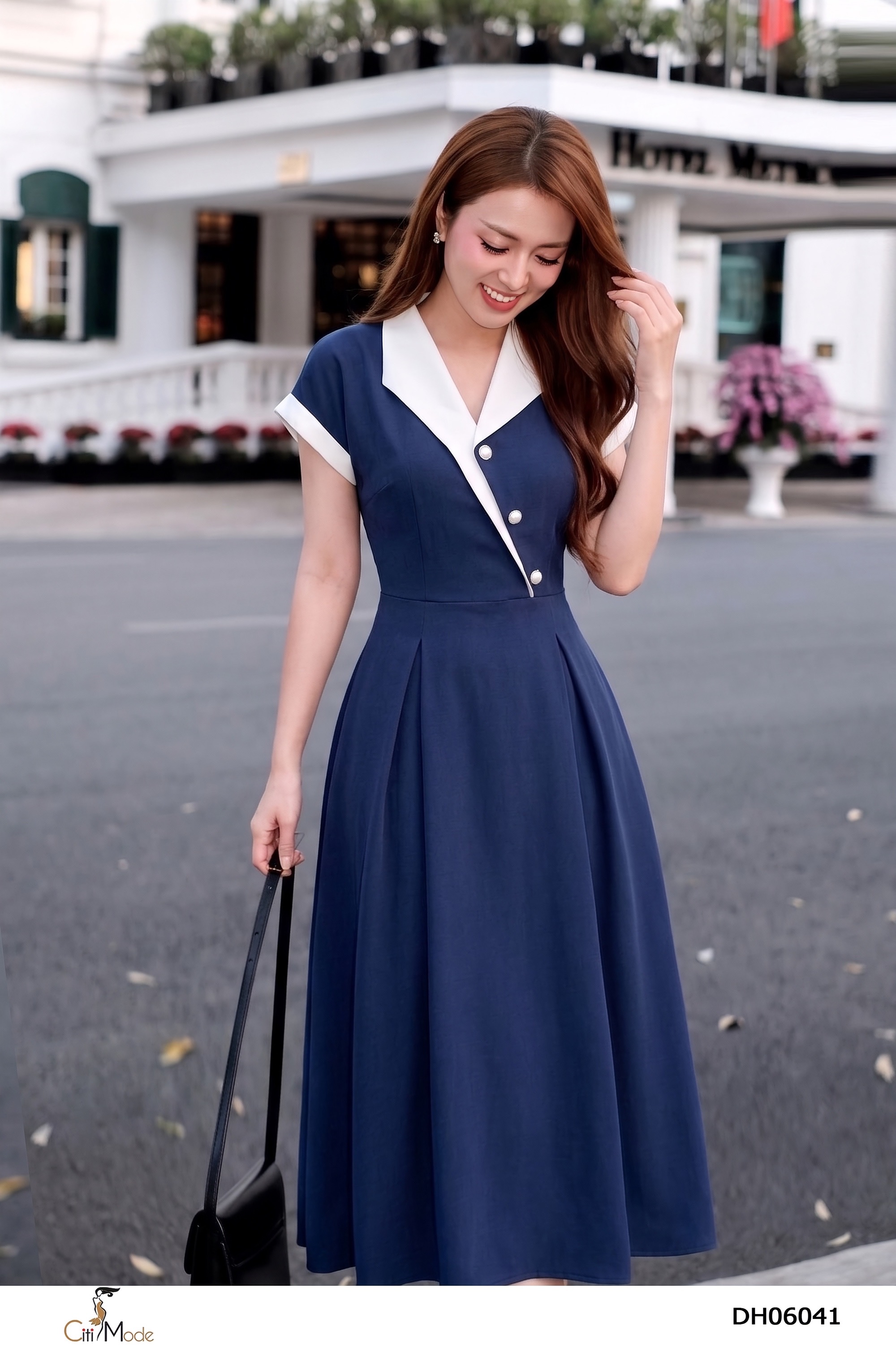 Đầm xòe tím than phối trắng cổ V tay chờm