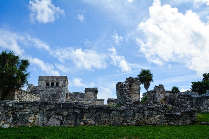 Ruinas mayas de Tulum frente al mar Caribe