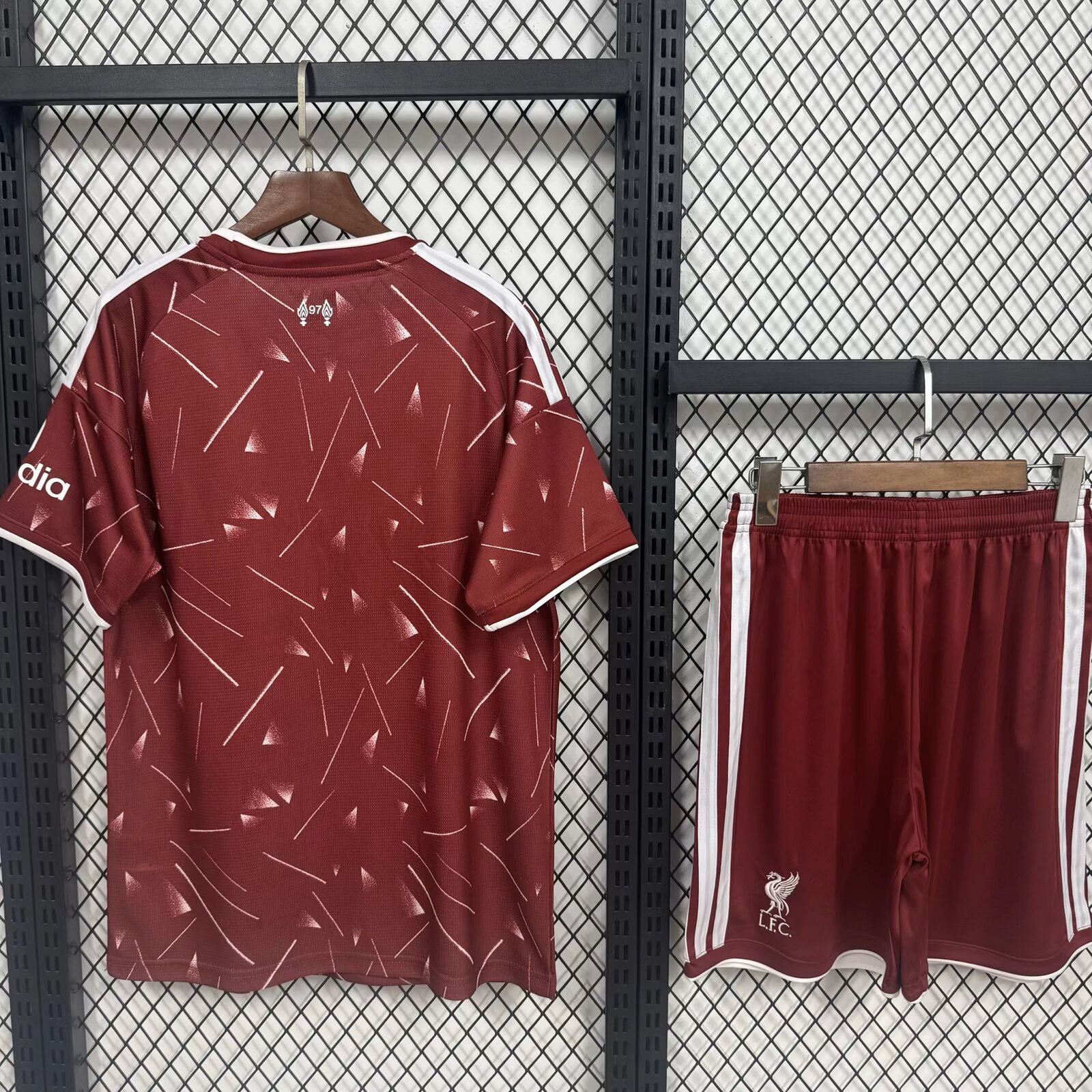 Liverpool sân nhà bản fan 26-27_thumbnail_2