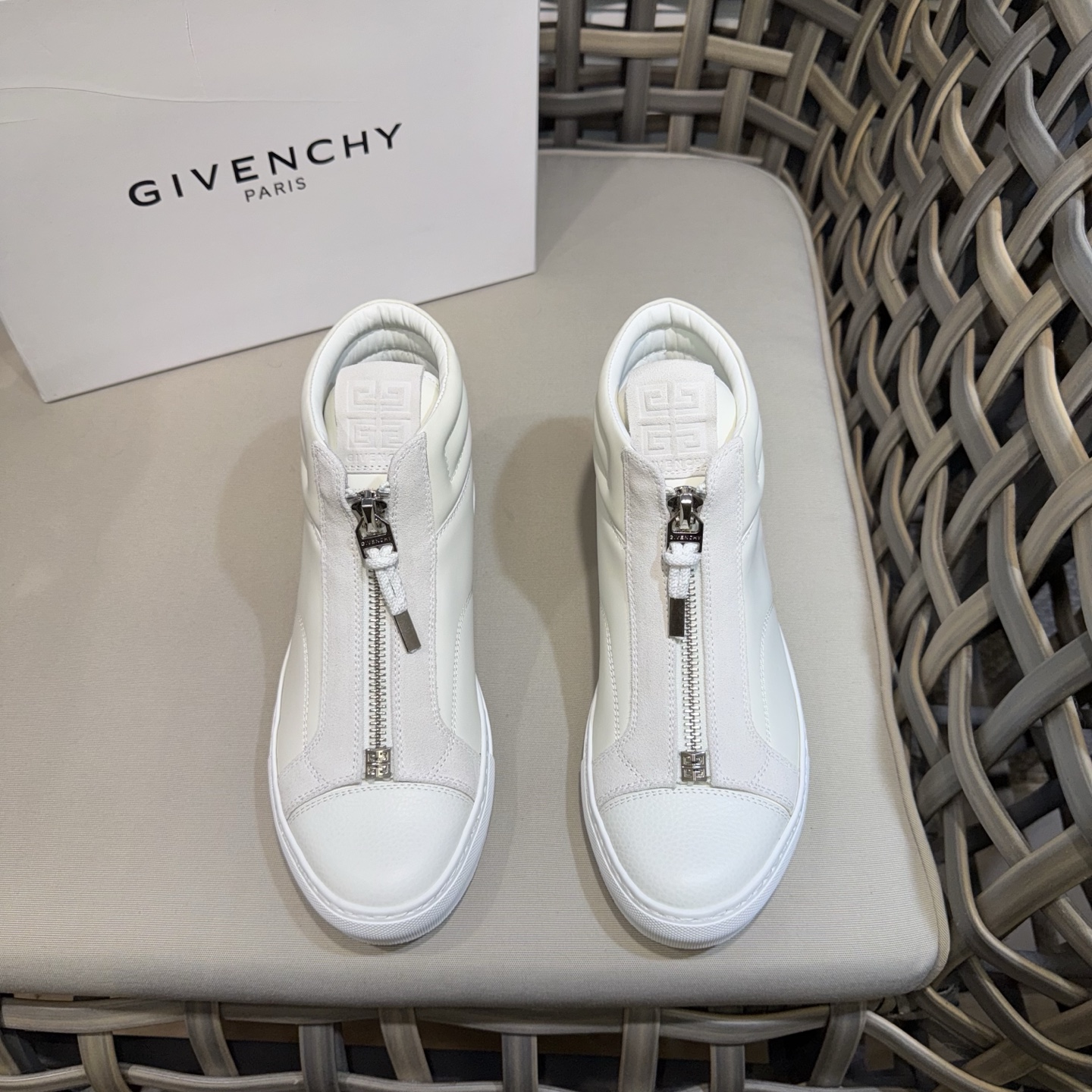 Giày Givenchy_thumbnail_2