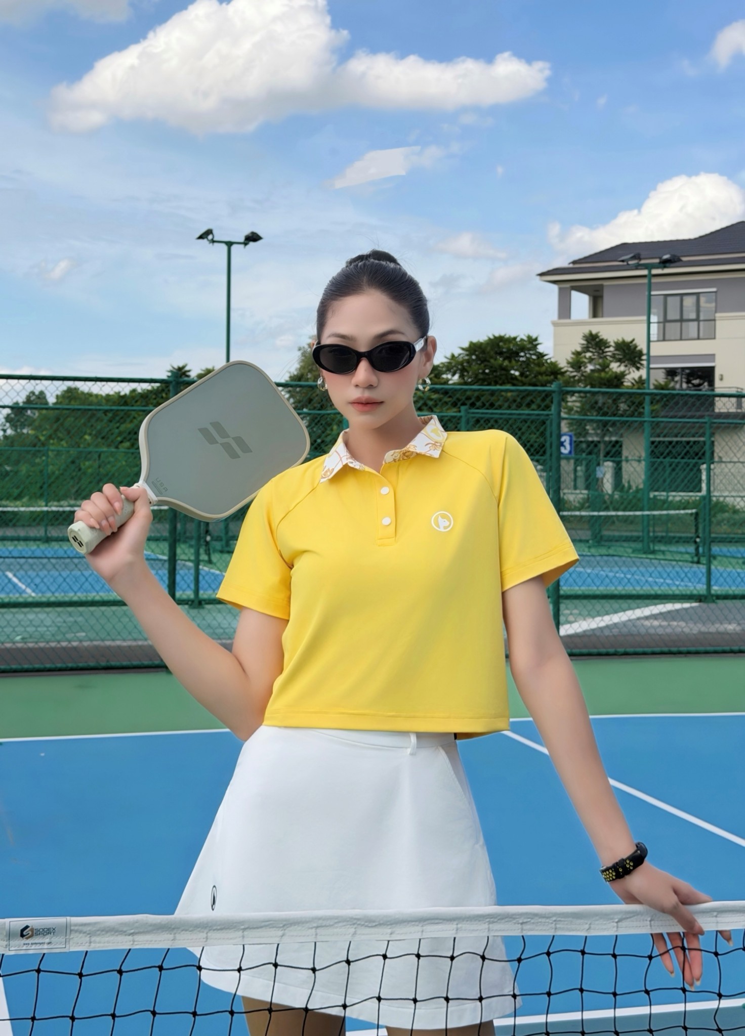 Áo Polo Crop Top Phối Cổ In Họa Tiết - Vàng_thumbnail_3