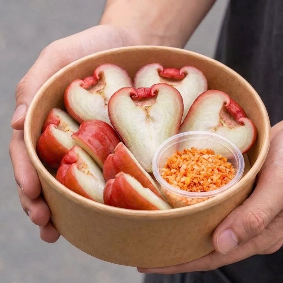 Mận cắt sẵn