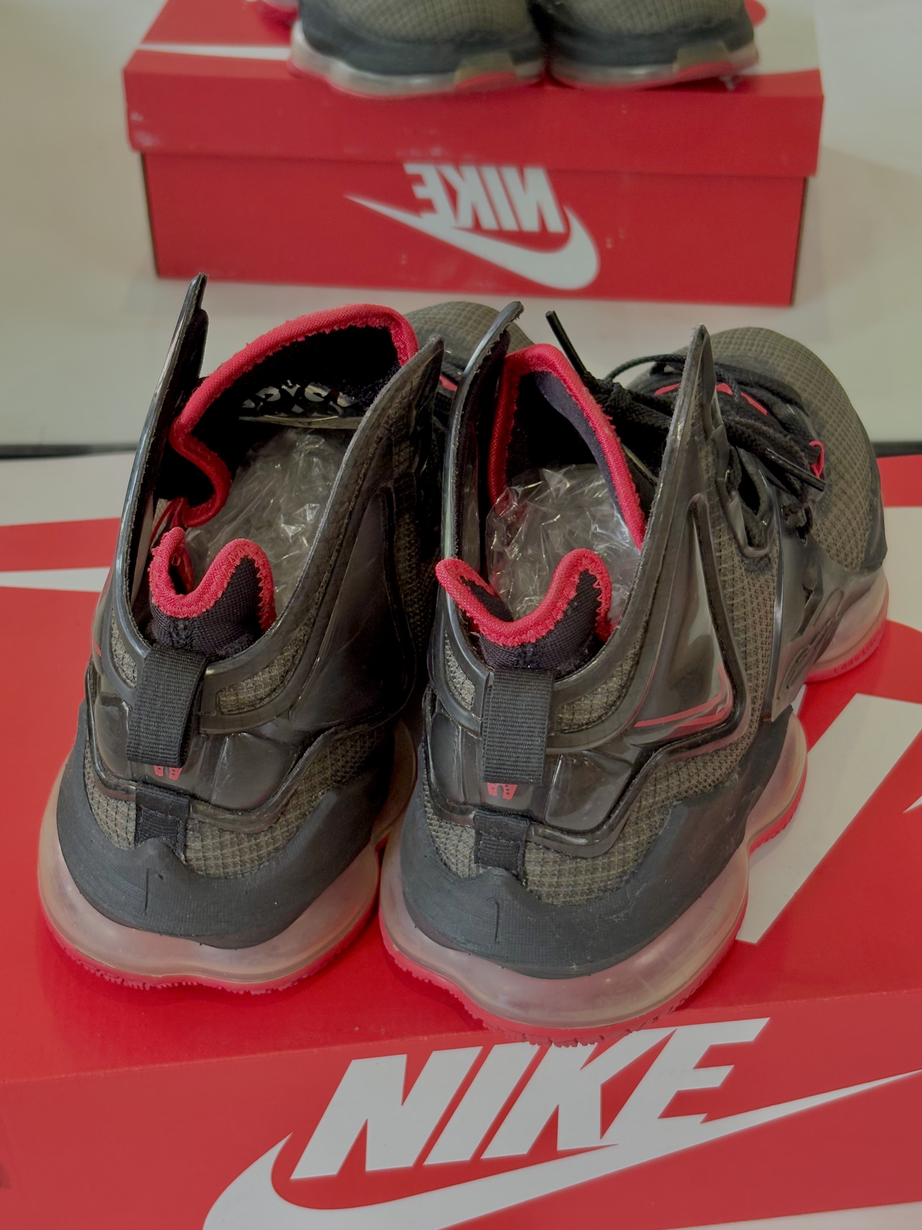 Nike LeBron 19 DC9338-001_thumbnail_5