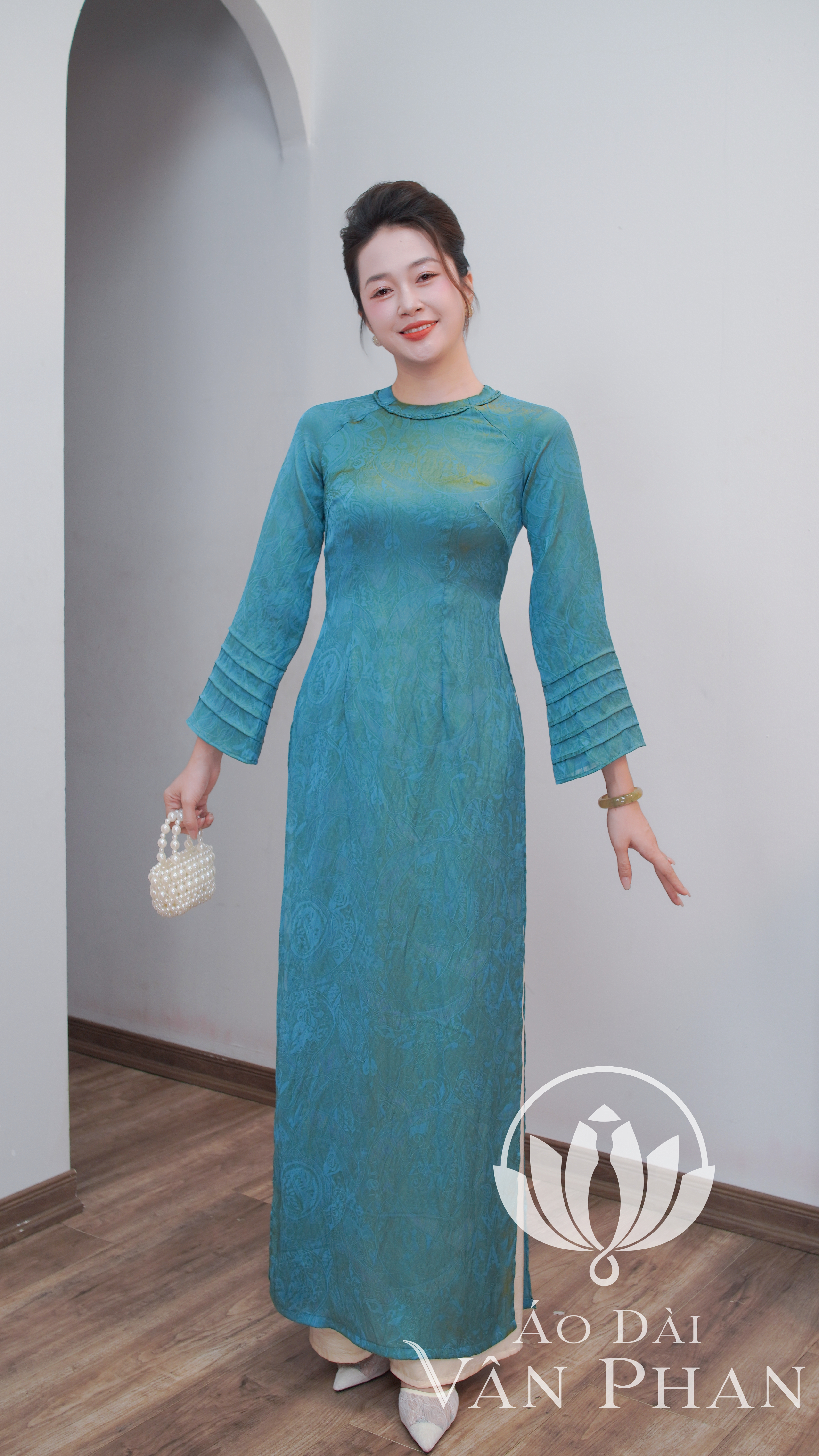 A3376 áo dài cổ khít tay loe xanh đá tencel_thumbnail_3
