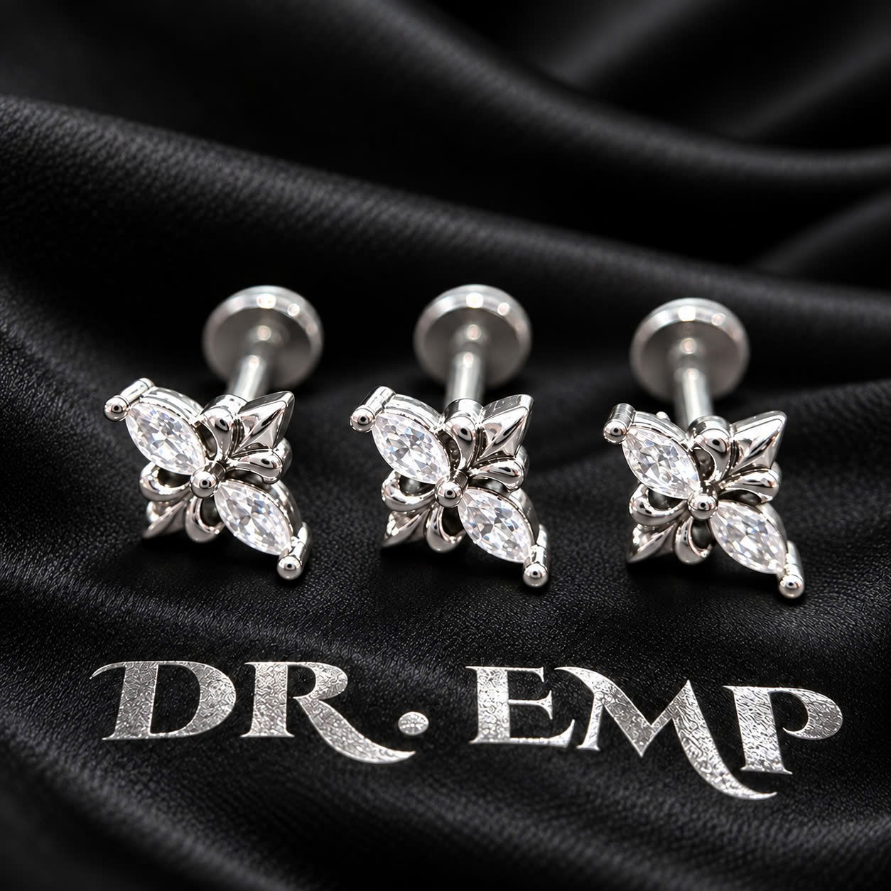 Khuyên kiểu titan chrom heart 2 đá dẹt