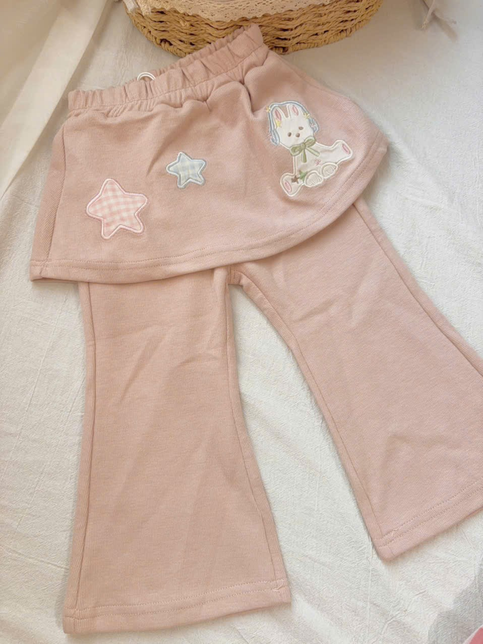 UC56 - Quần ống loe liền váy đính sao và thỏ 3 màu đen hồng xám hãng UCEE 276067 (Sz90-130)_thumbnail_3