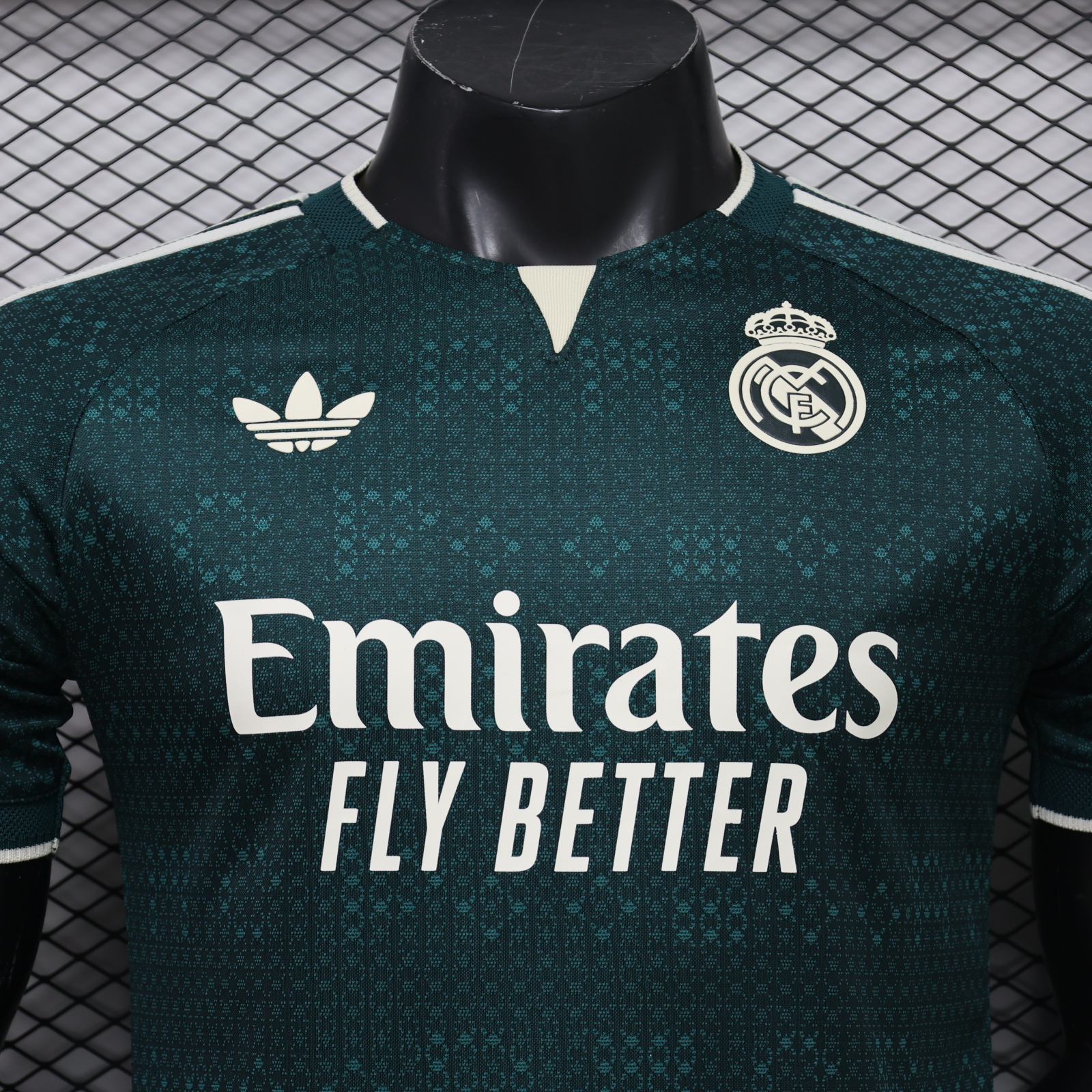 Real Madrid sân khách bản player 26-27_thumbnail_2