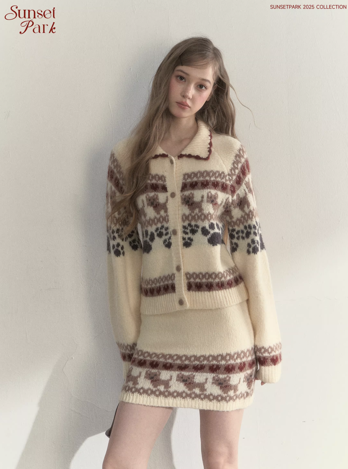 SUNSETPARK Áo len cardigan và chân váy dệt kim màu xám đậm phong cách retro "Fair Isle Dog" của SunsetPark, thích hợp cho mùa xuân.