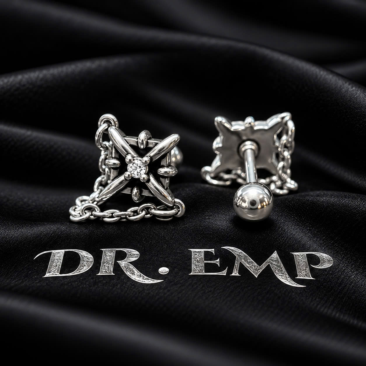 Khuyên kiểu chrom heart đá giữa rơi xích