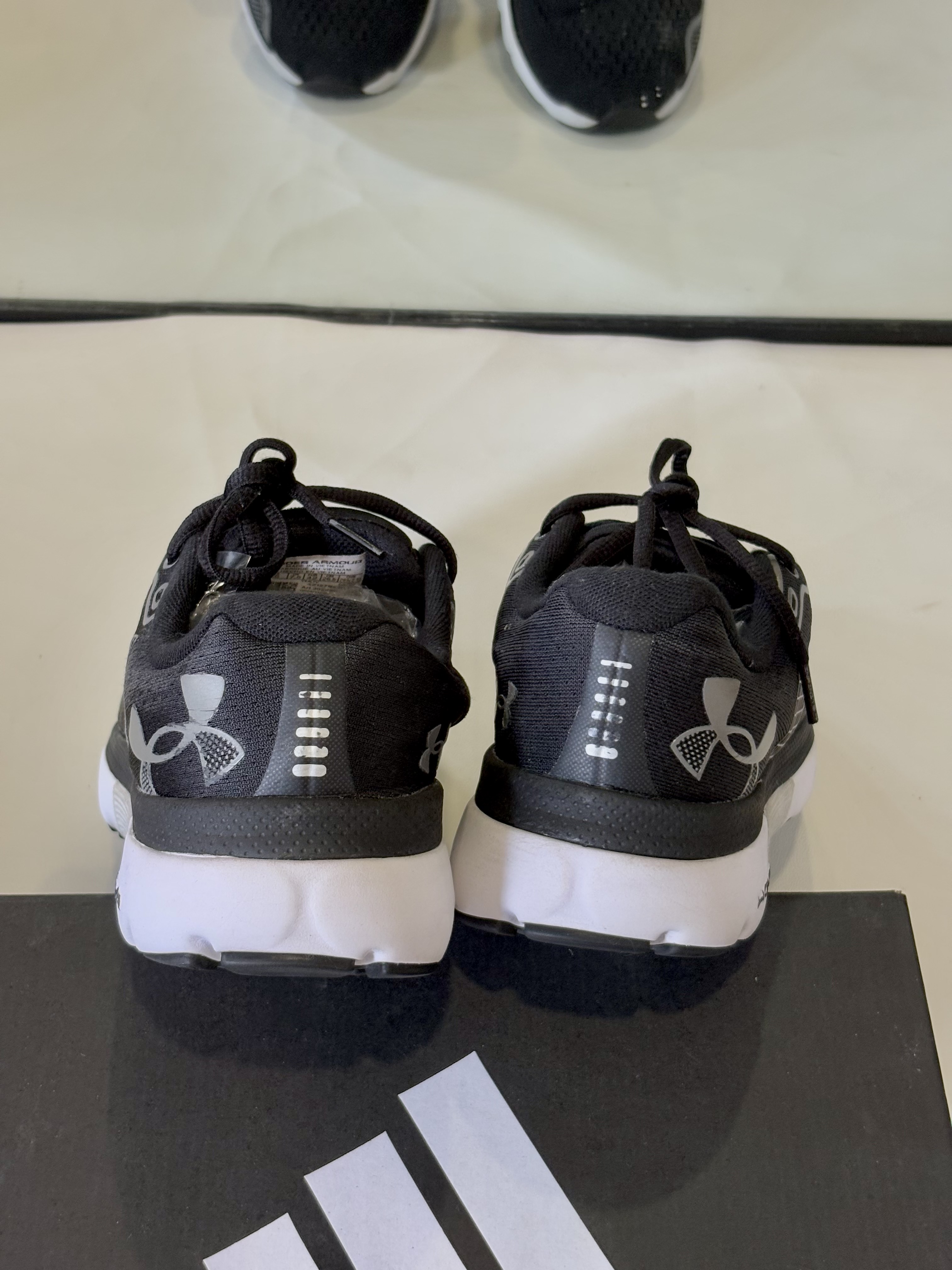 Under Armour HOVR Infinite 3021395-001_thumbnail_3