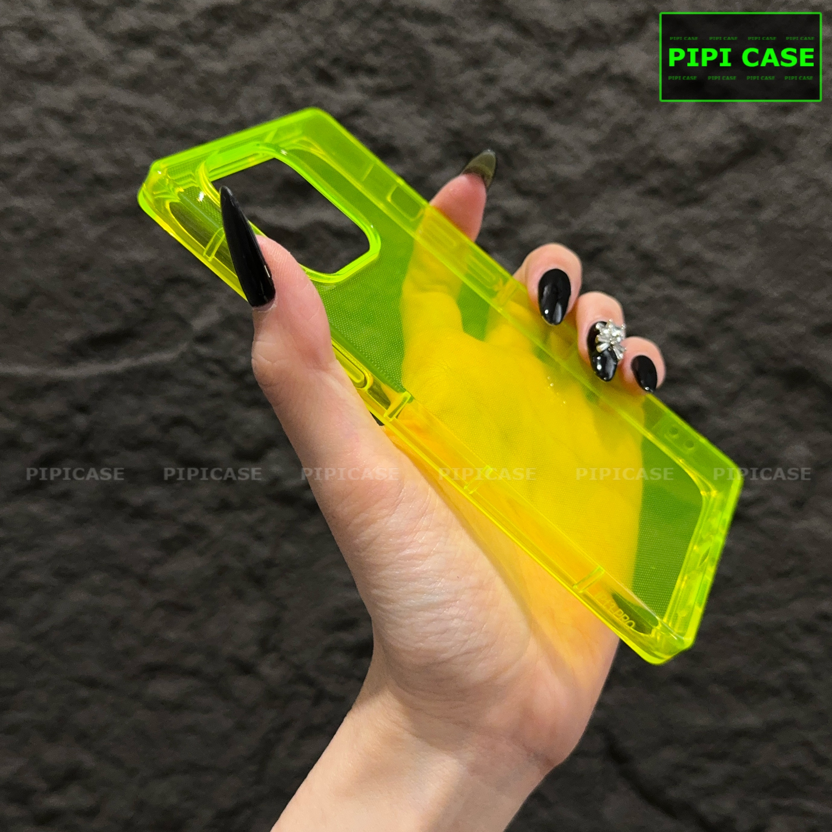 Ốp Lưng iPhone 13 - Layla - Vàng Dạ Quang_thumbnail_5