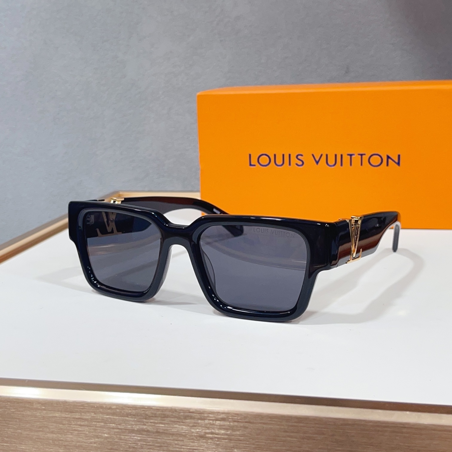 Kính LV_thumbnail_2