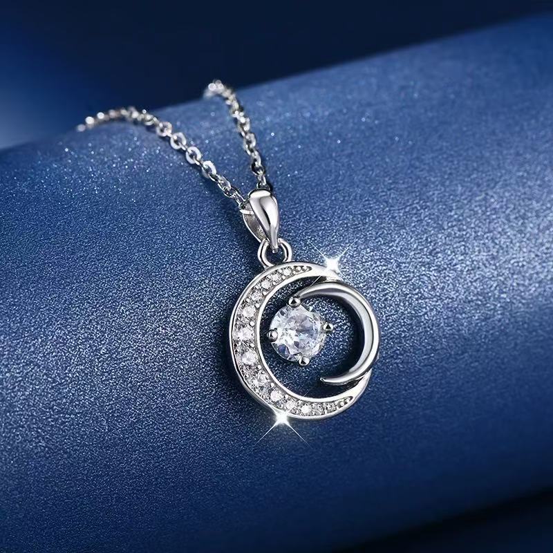 Dây Chuyền Bạc S925 Mẫu Mặt Trăng Đính Đá Sang Trọng HTT013
