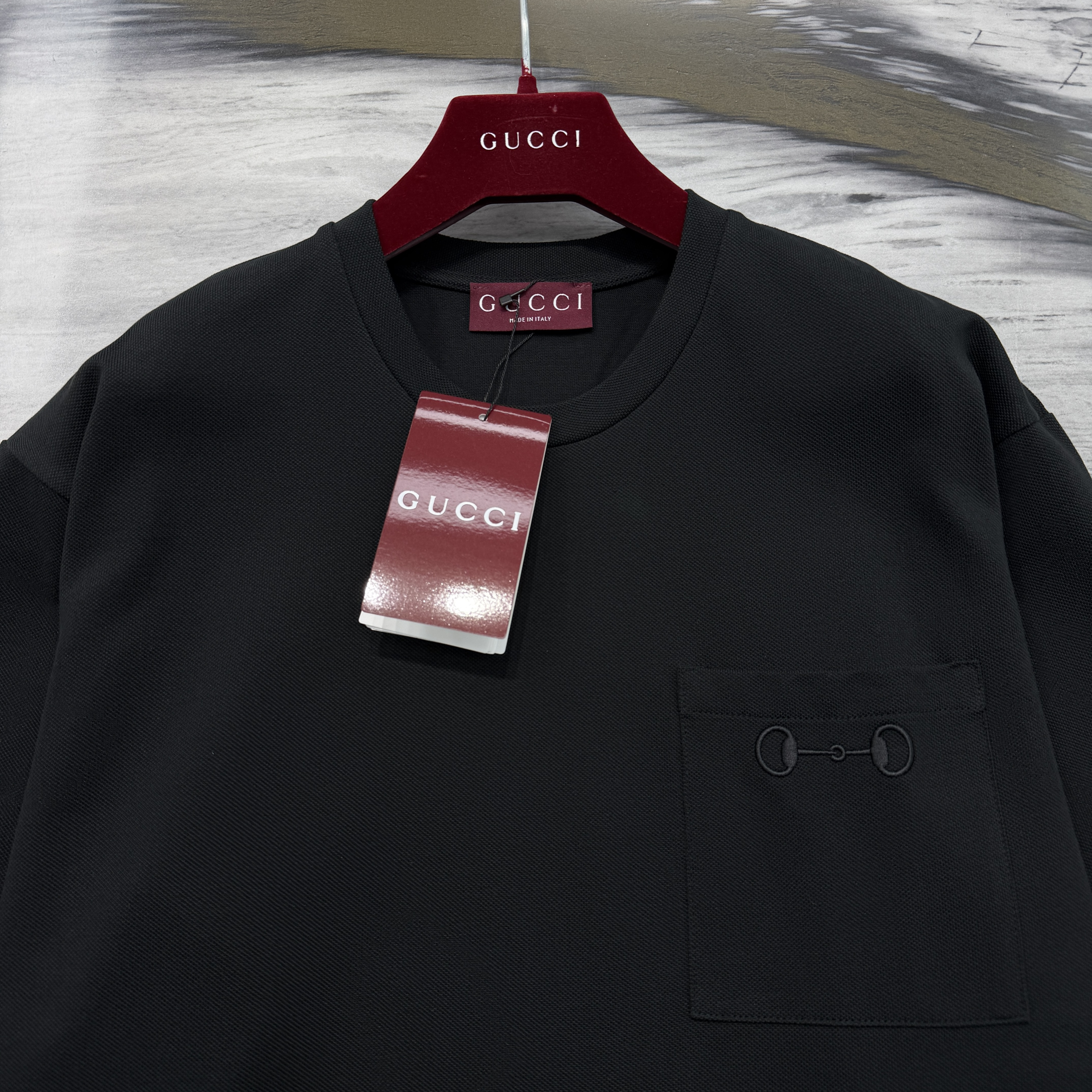 Phông Gucci