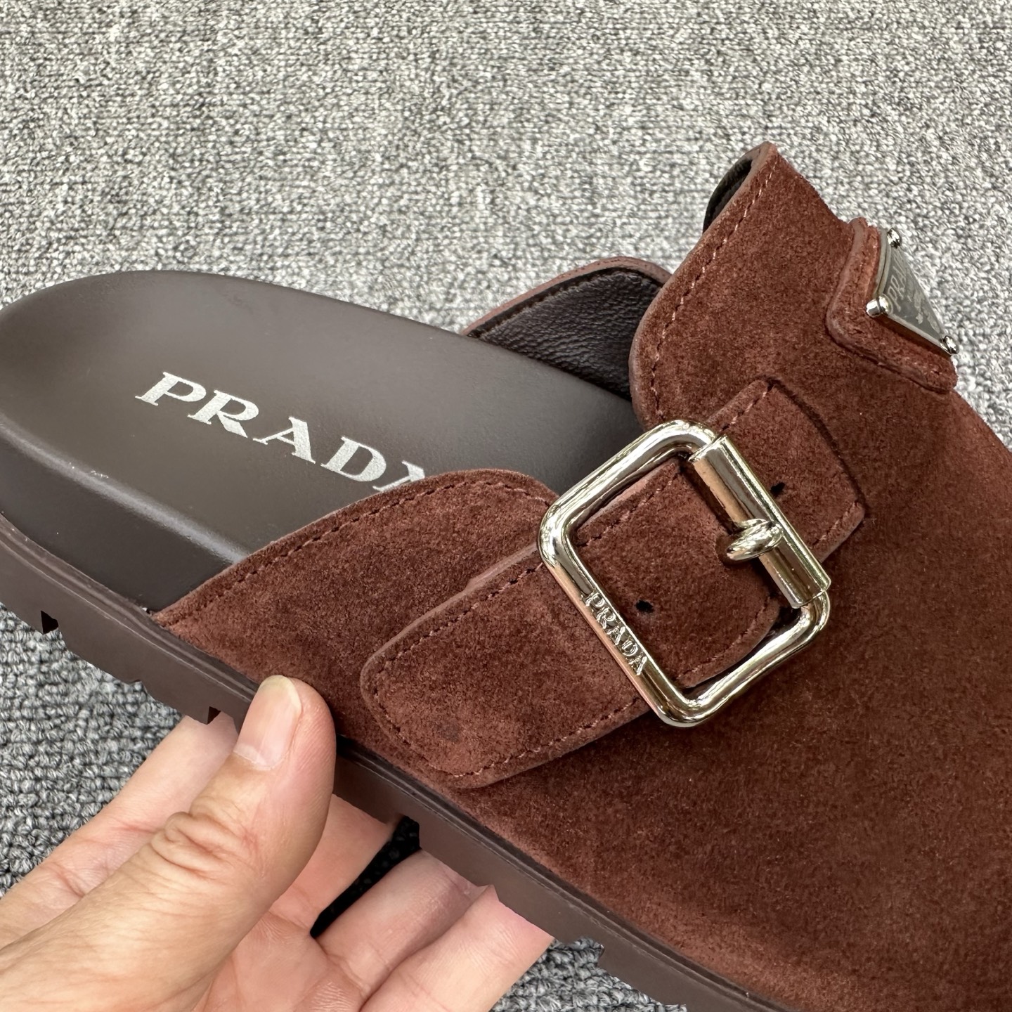 Sục PRADA_thumbnail_4