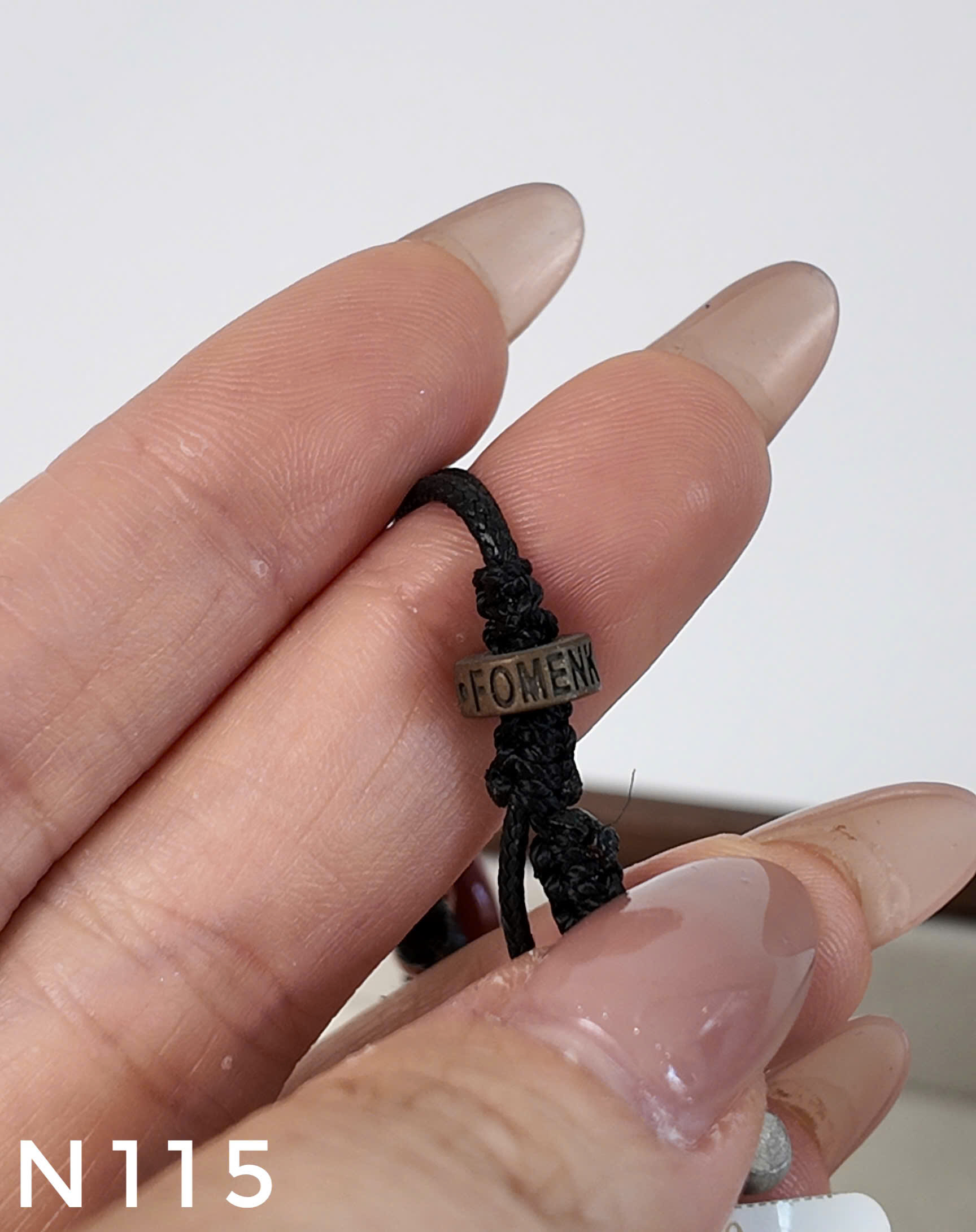 Lắc Tay Dây Dù Hổ Phách Huyết Dáng Tự Nhiên – N115